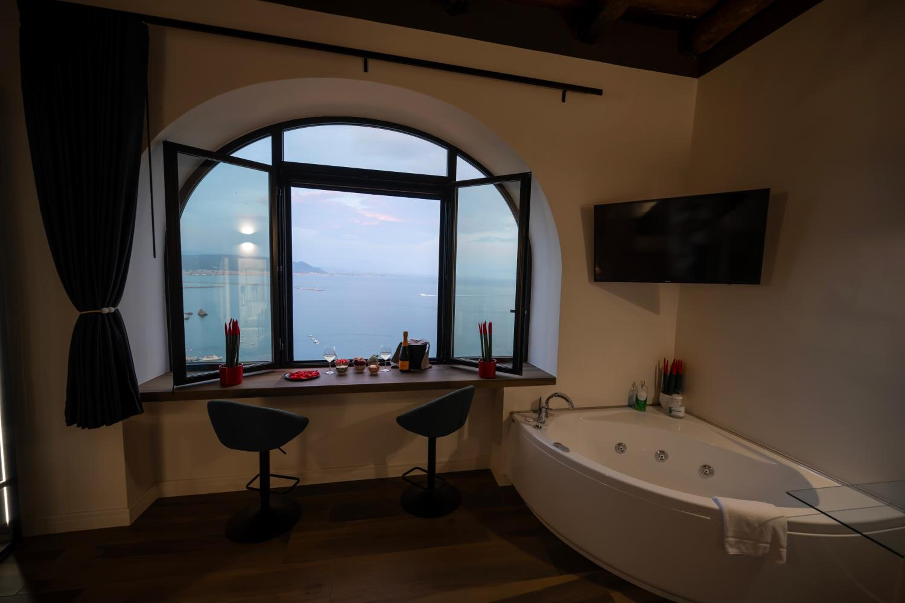 Kemì Luxury Suites view 2