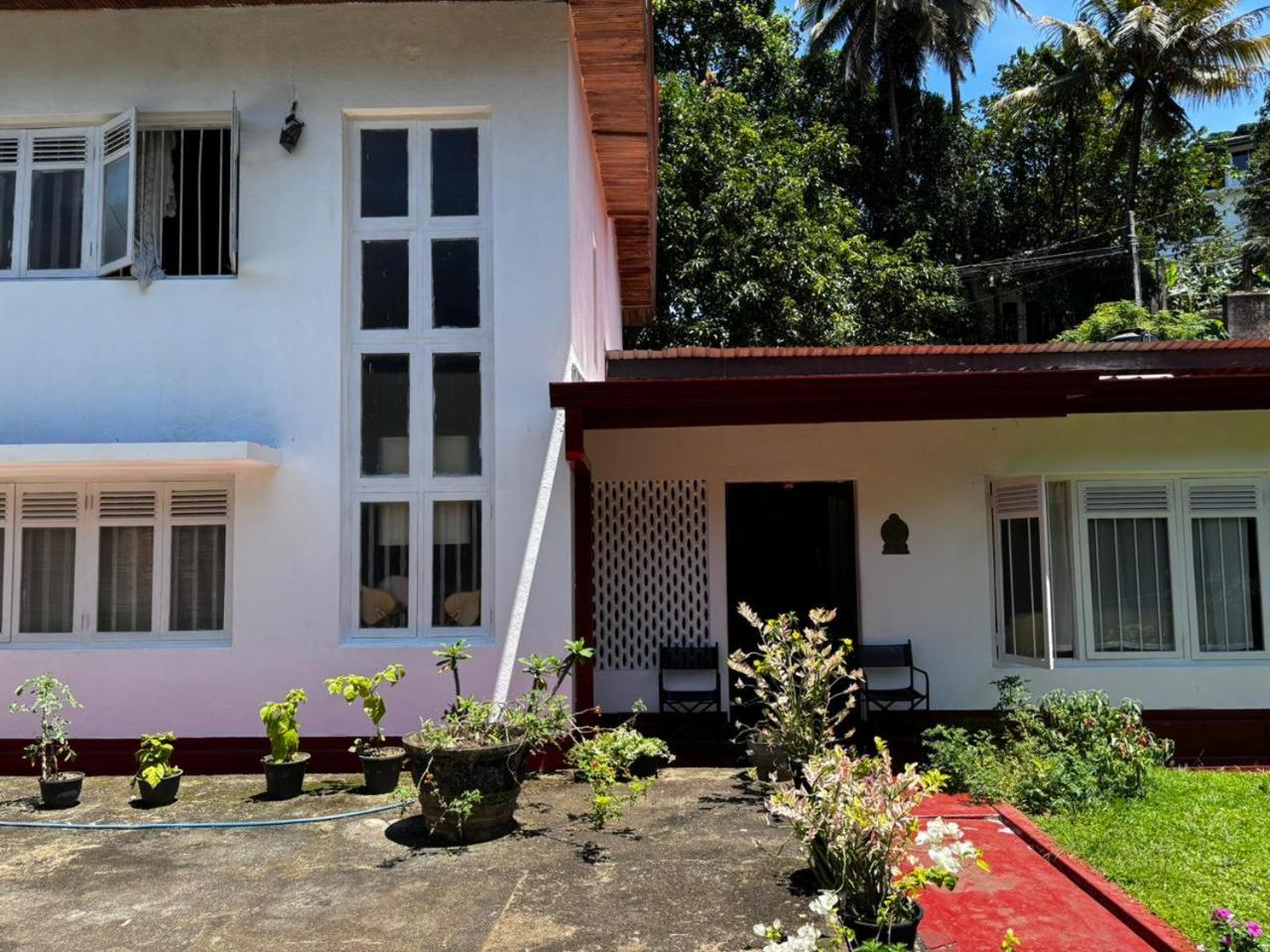 No 06 Veediya Bandara Lane Bahirawakanda view 5