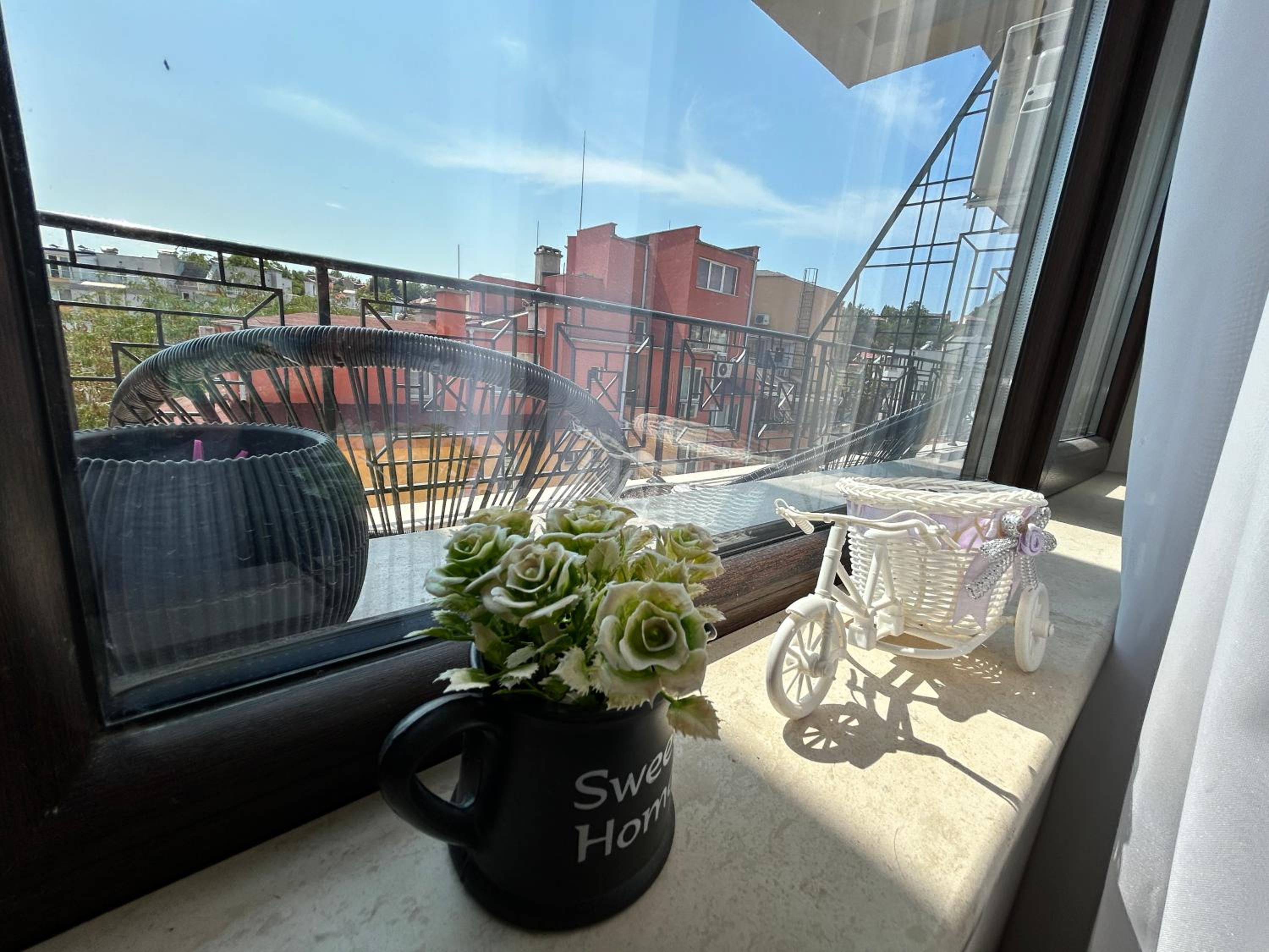 Old Town Apartment 3 with Free Private Parking