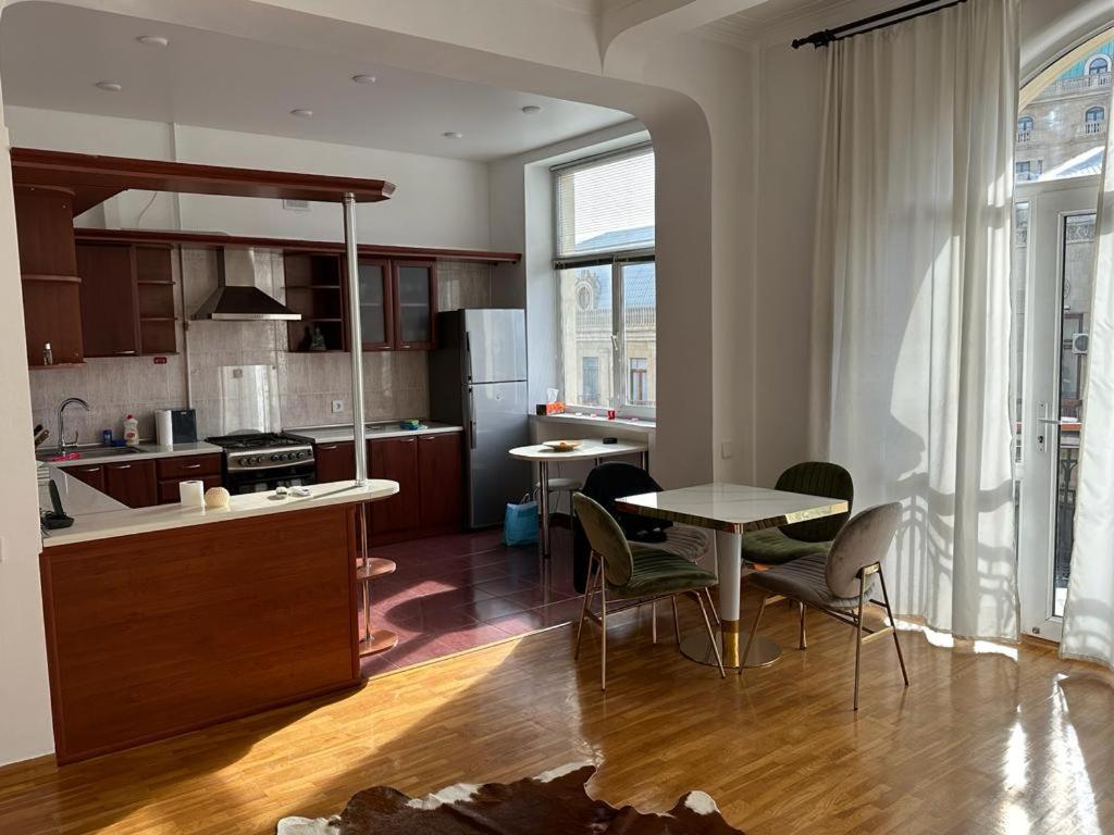 Boulevard apartment