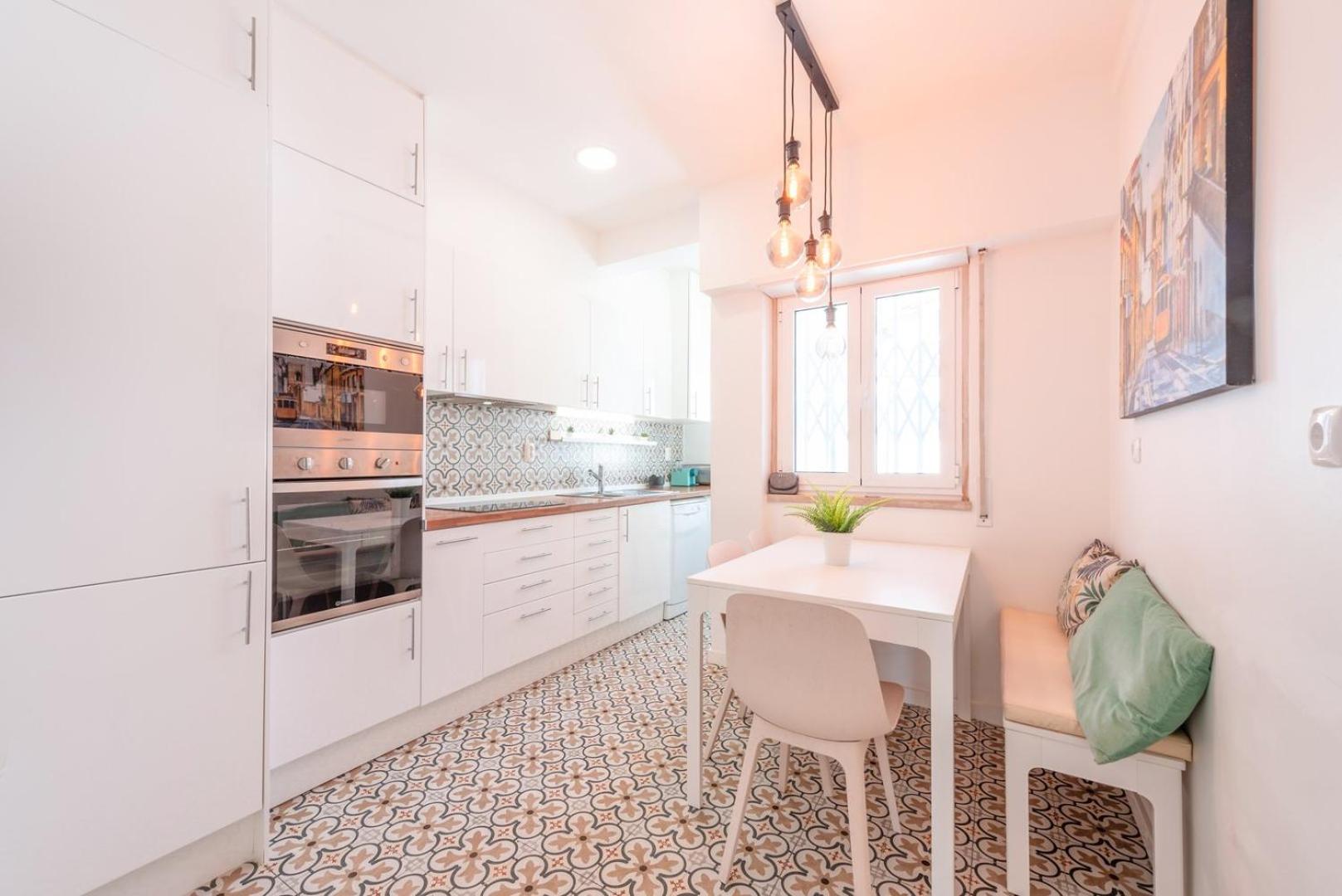 GuestReady - Vibrant 2BR Apartment view 2