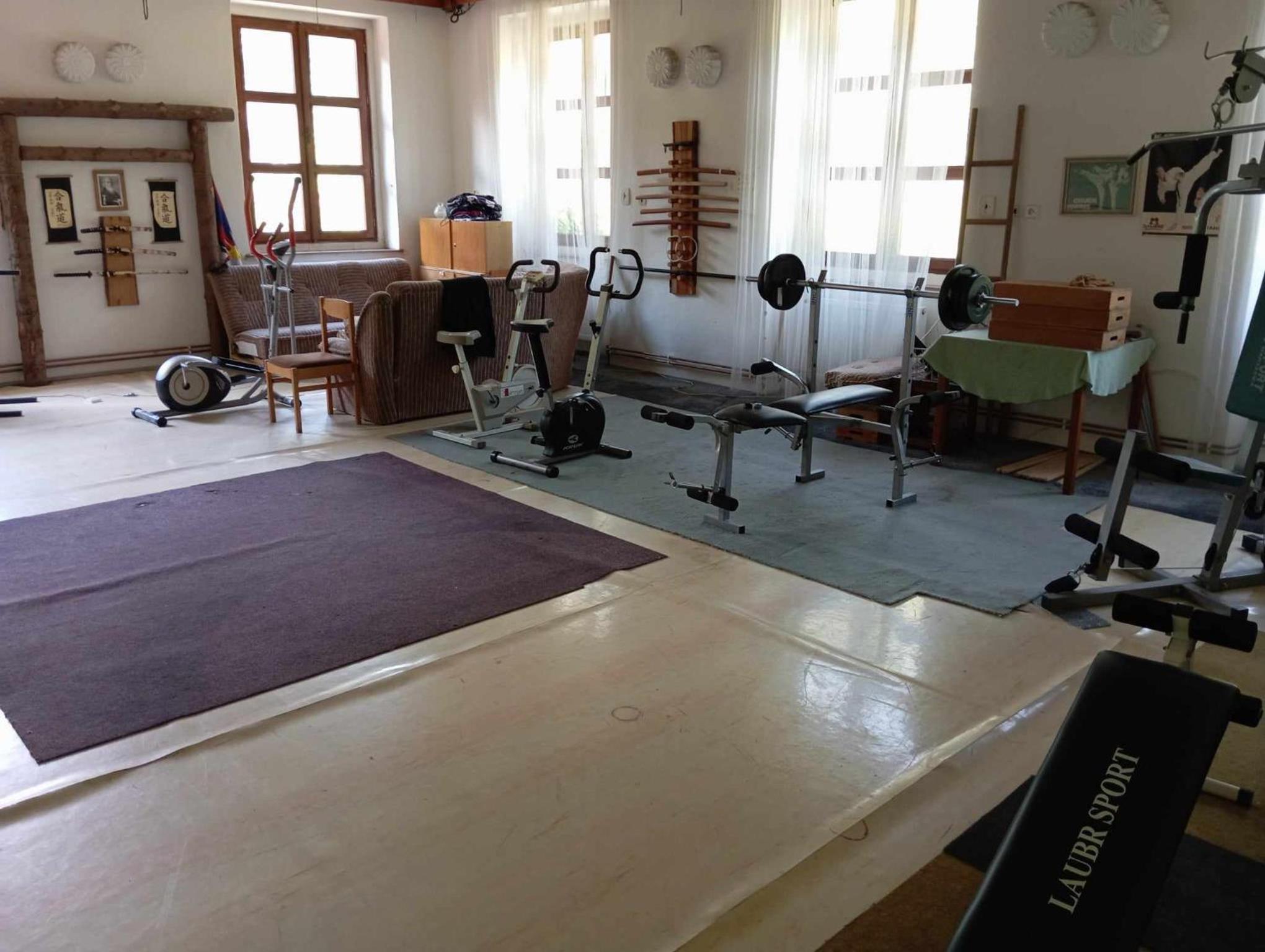 Stará škola - penzion - celý komplex- 10 lůžek