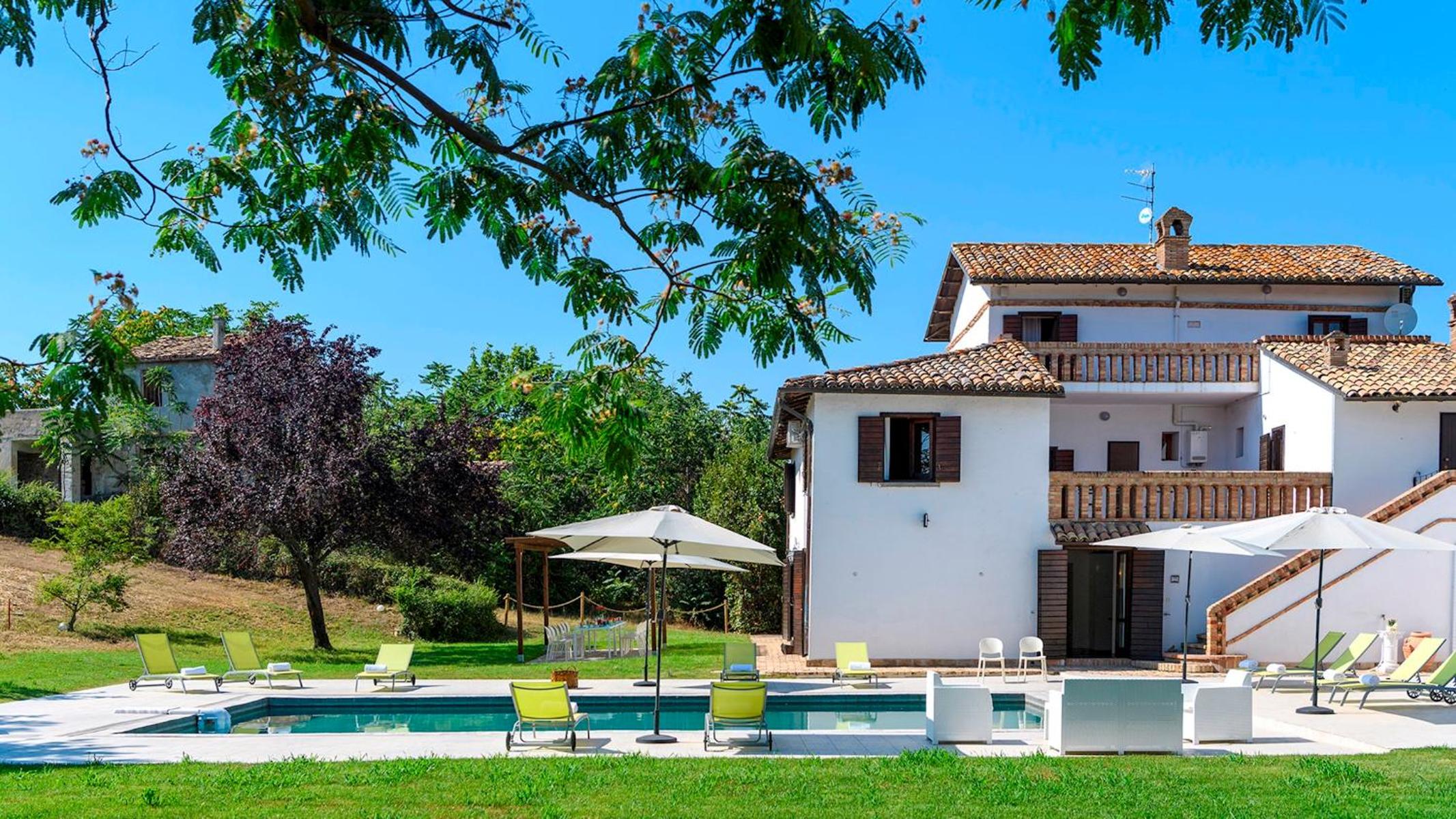 VILLA ARDENTE 12&1, Emma Villas view 4