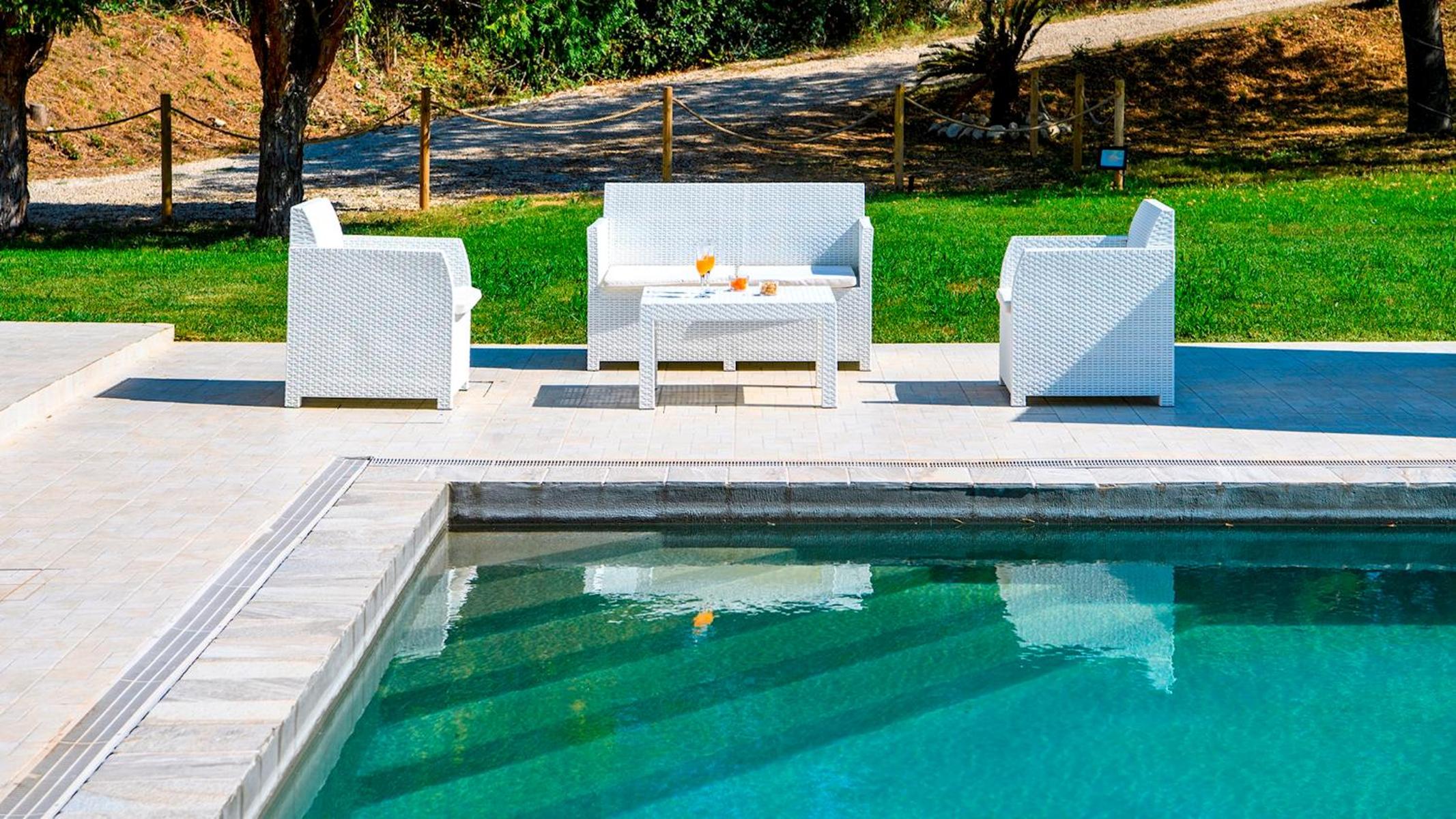 VILLA ARDENTE 12&1, Emma Villas view 5