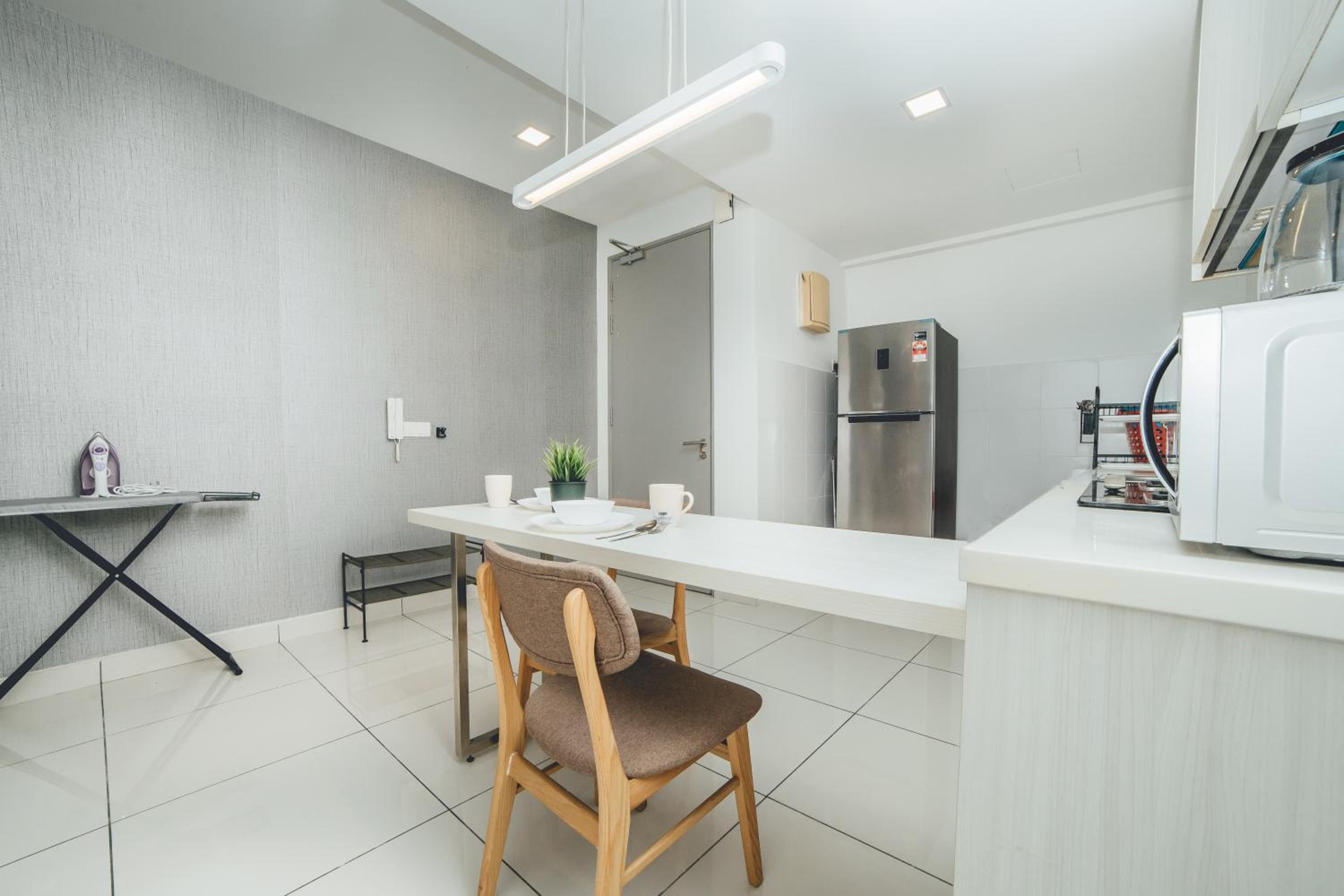 1Tebrau Laconic Lux Suite 1BR nr Columbia Hospital by Our Stay