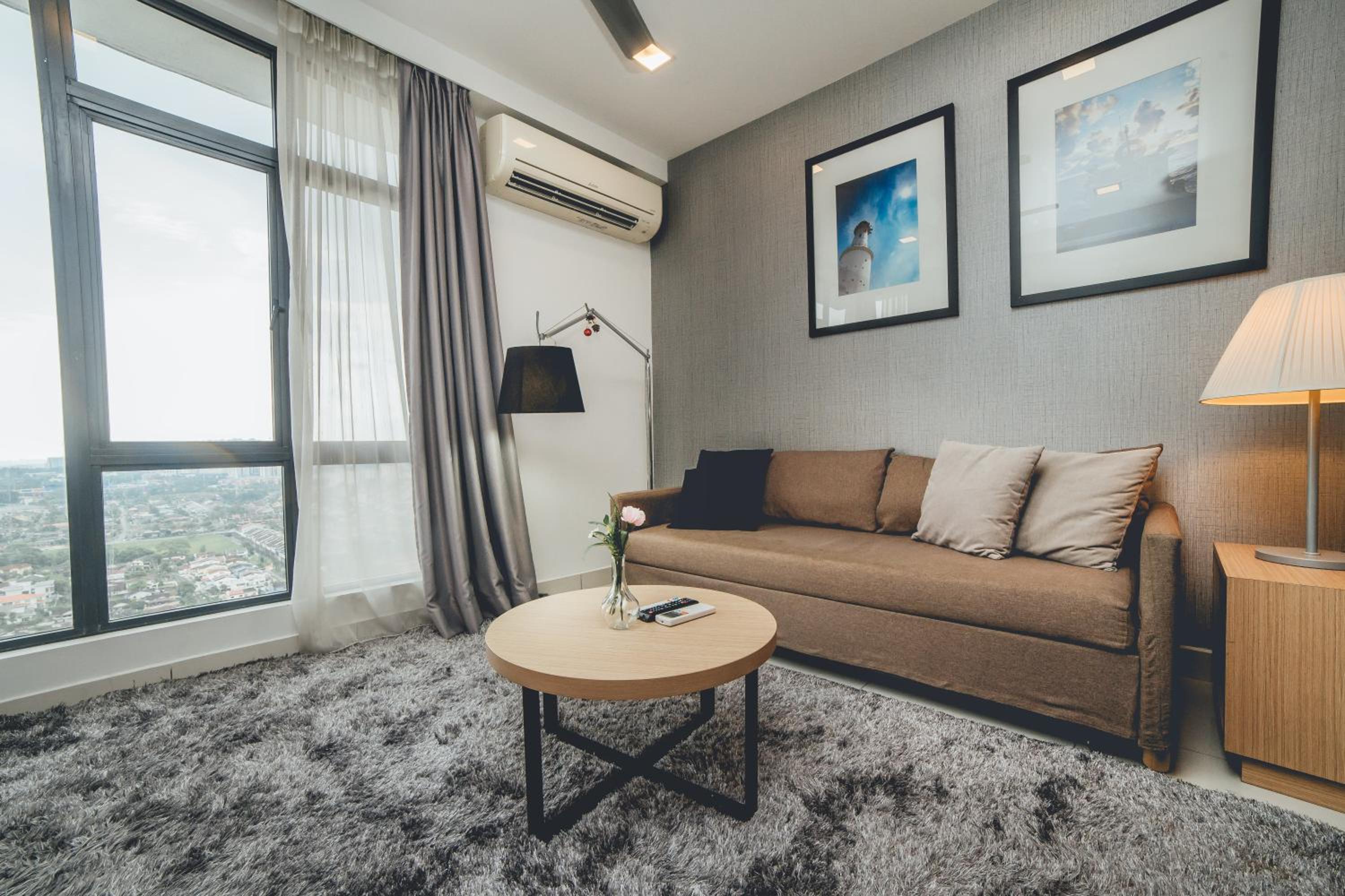 1Tebrau Laconic Lux Suite 1BR nr Columbia Hospital by Our Stay