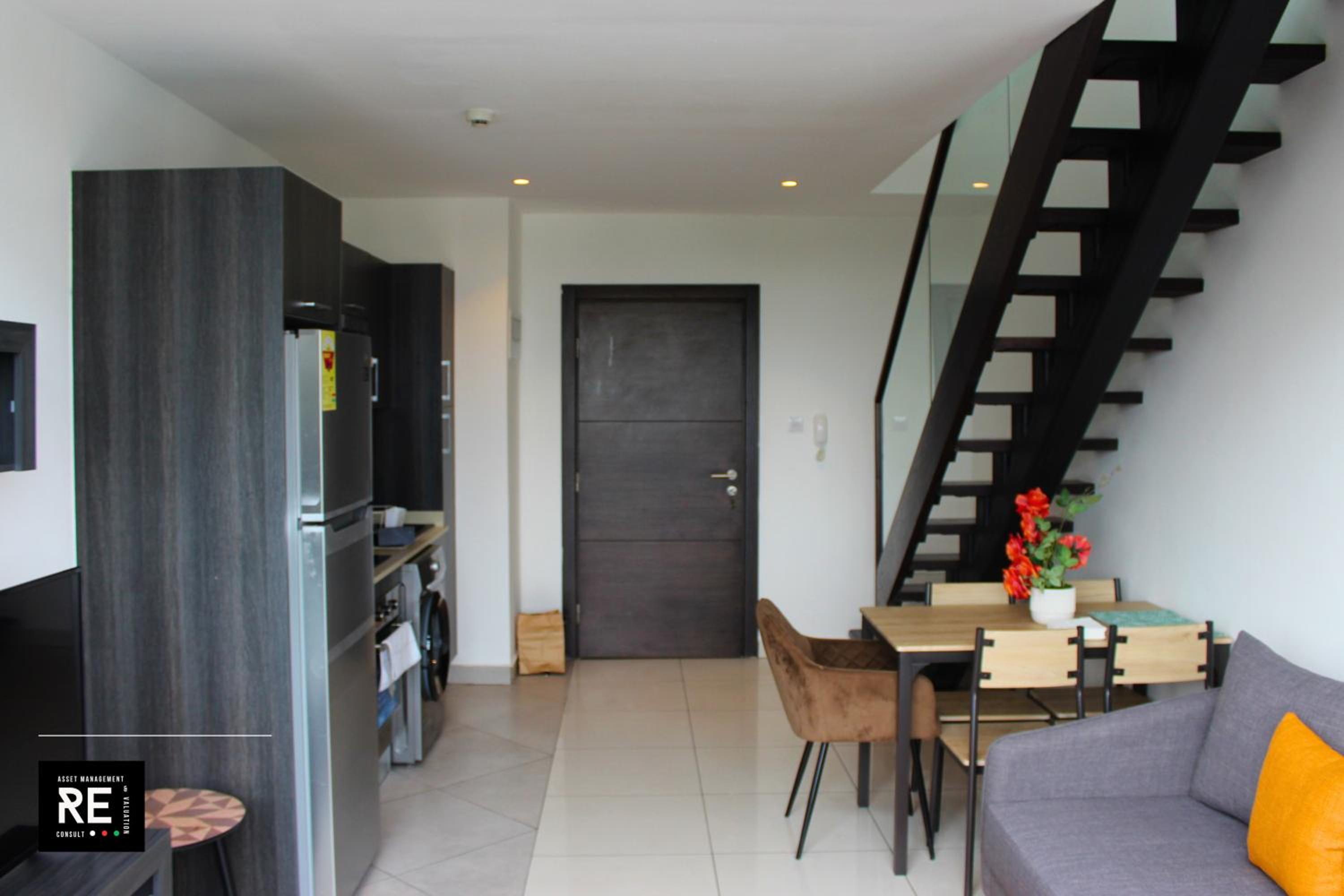 Cosy 1 Bedroom Duplex view 3