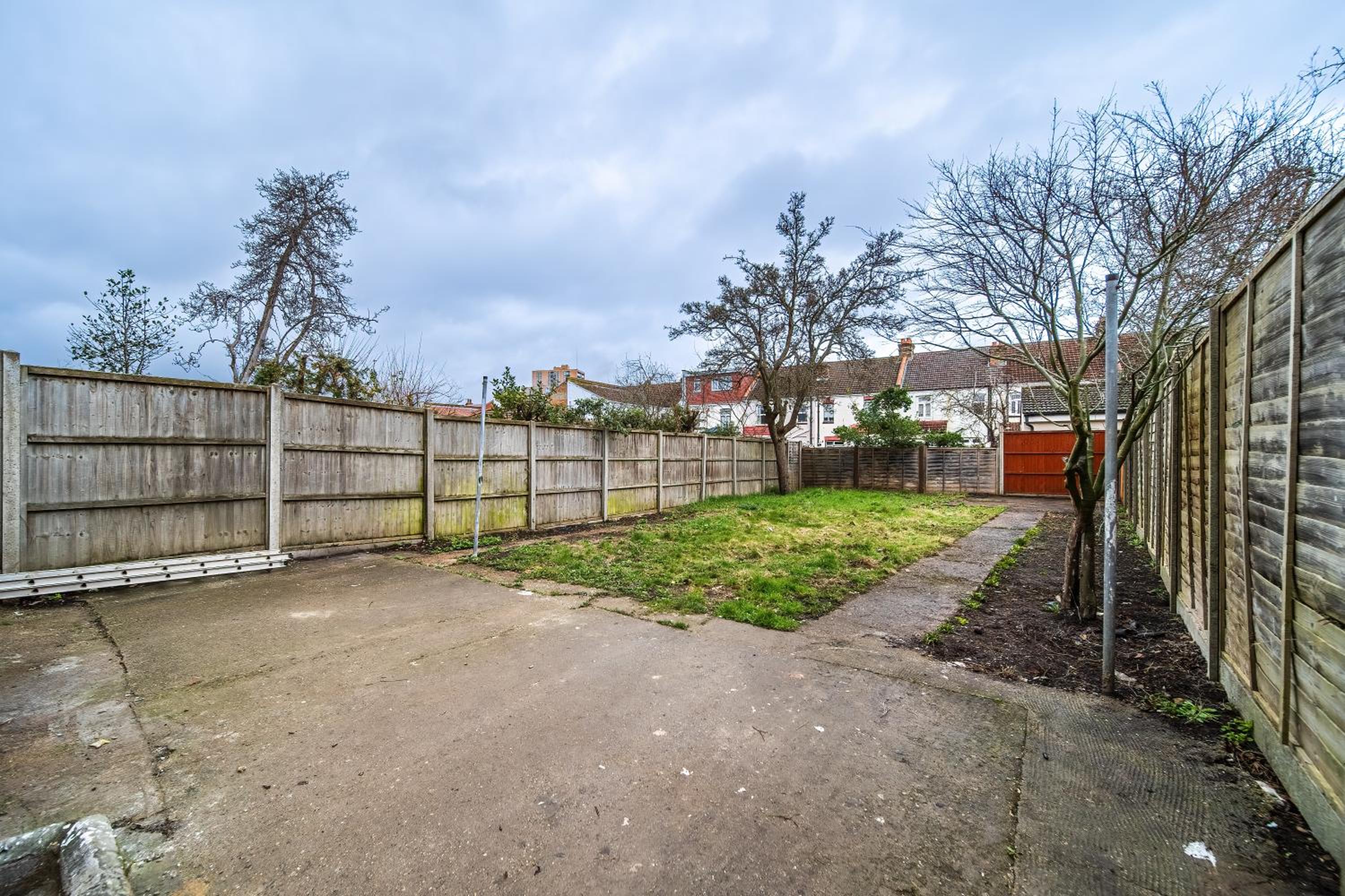 En-Suite Studio Rooms By LiveStay Short Lets & Serviced Accommodation London near Wembley Stadium