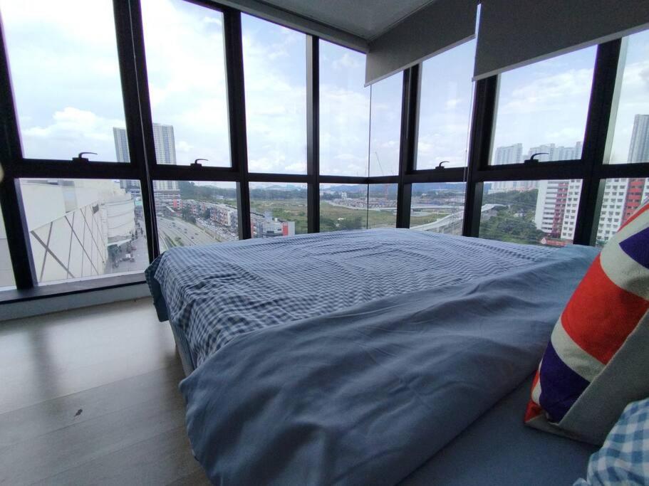 2 bedrooms Aurora Place Pavilion Bukit Jalil - 3 Mins to Stadium Axiata
