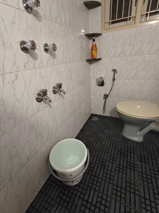 Cozy Stay 80ft Rd Indiranagar 2BHK 2BTH view 4