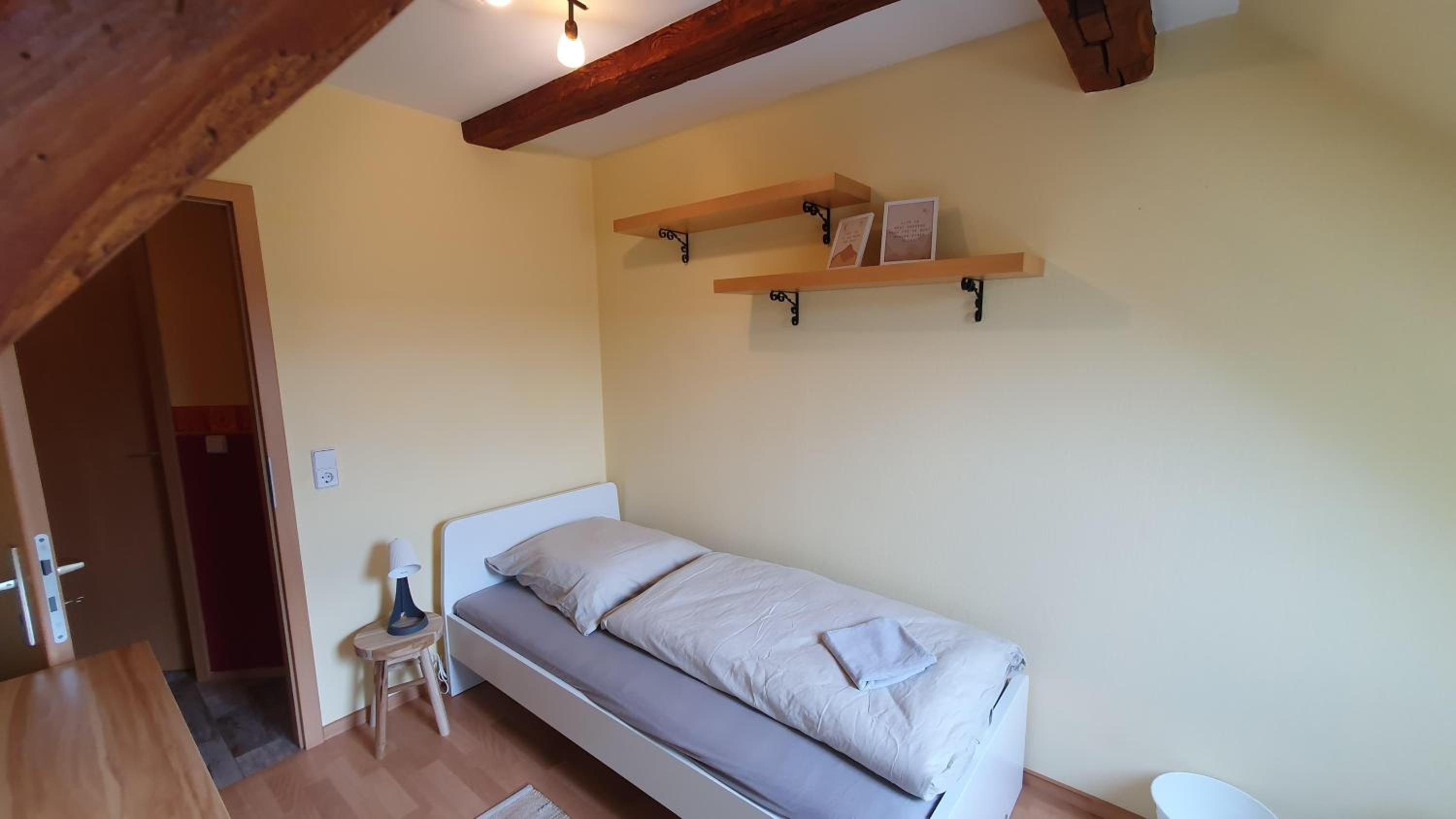 Ferienwohnung Schlossblick Direkt gegenüber dem Schloss, Rhododendronpark mit Terrasse und WLAN
