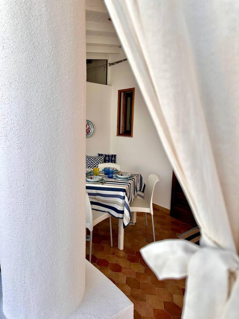 Vulcano Vacations - Cottage Pia - Property Image 1
