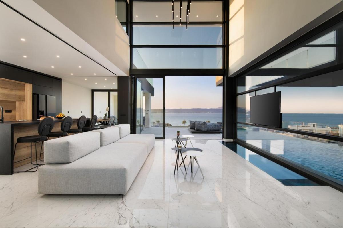 Paradise Hill Luxury Villa view 3