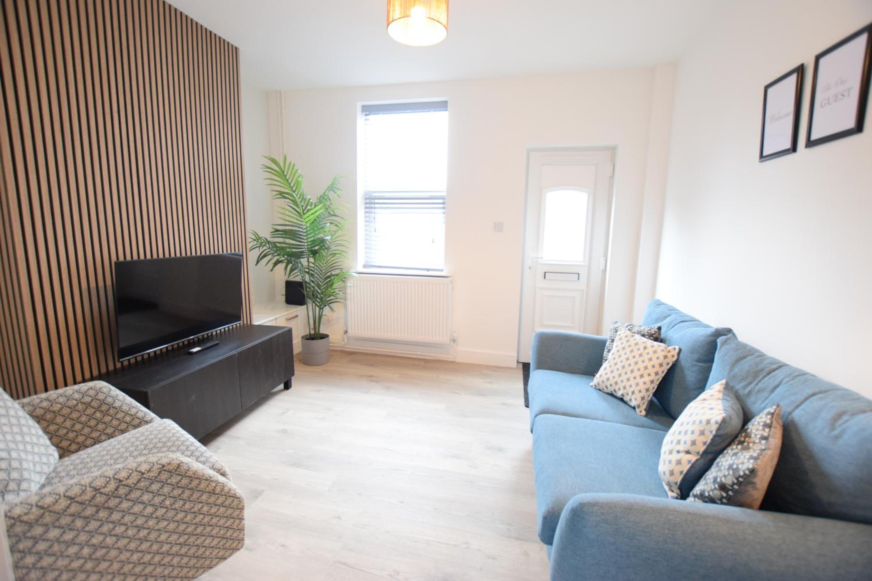 Stylish City Centre Home view 3