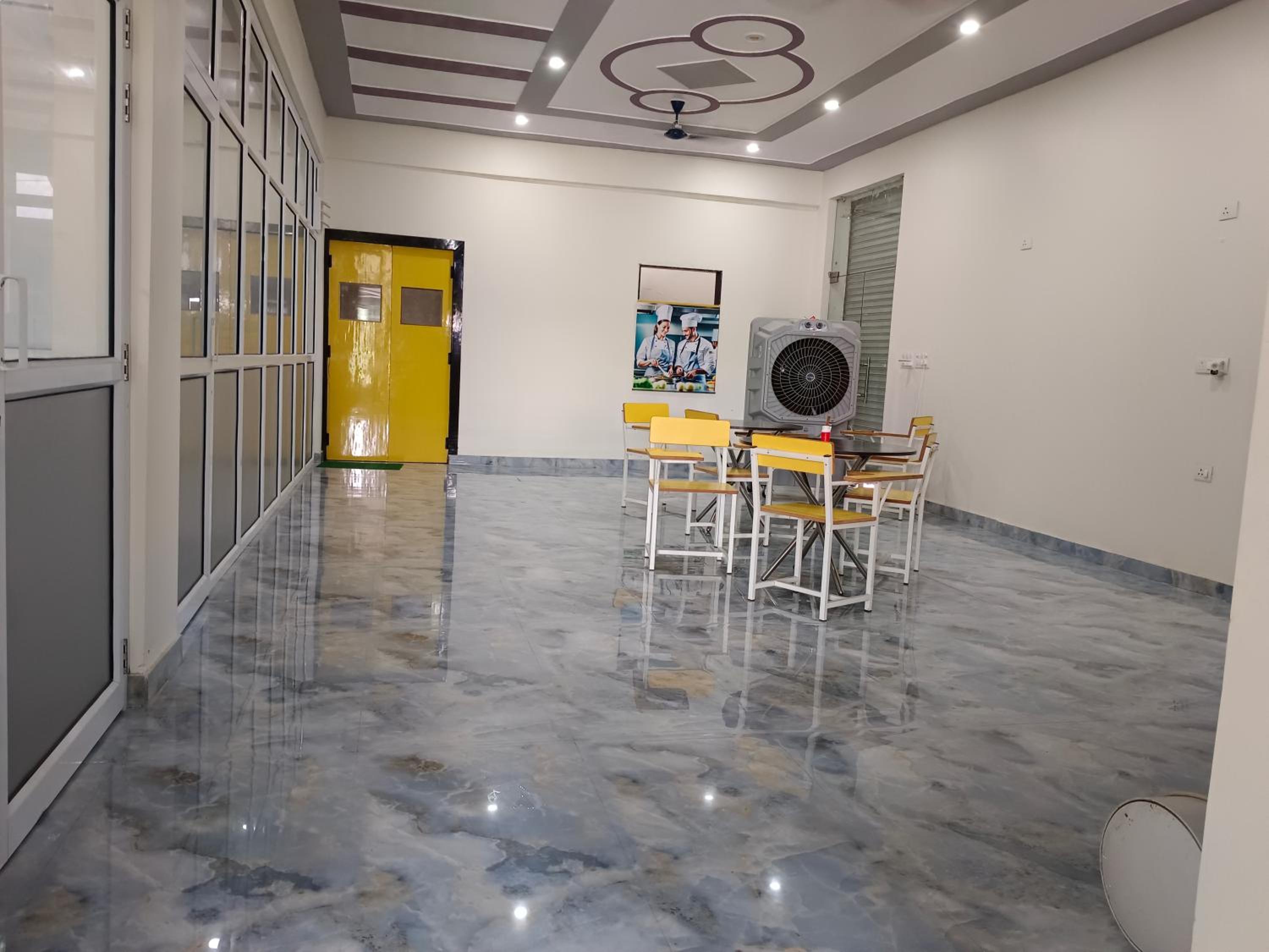 Taj Tourist Hostel view 5