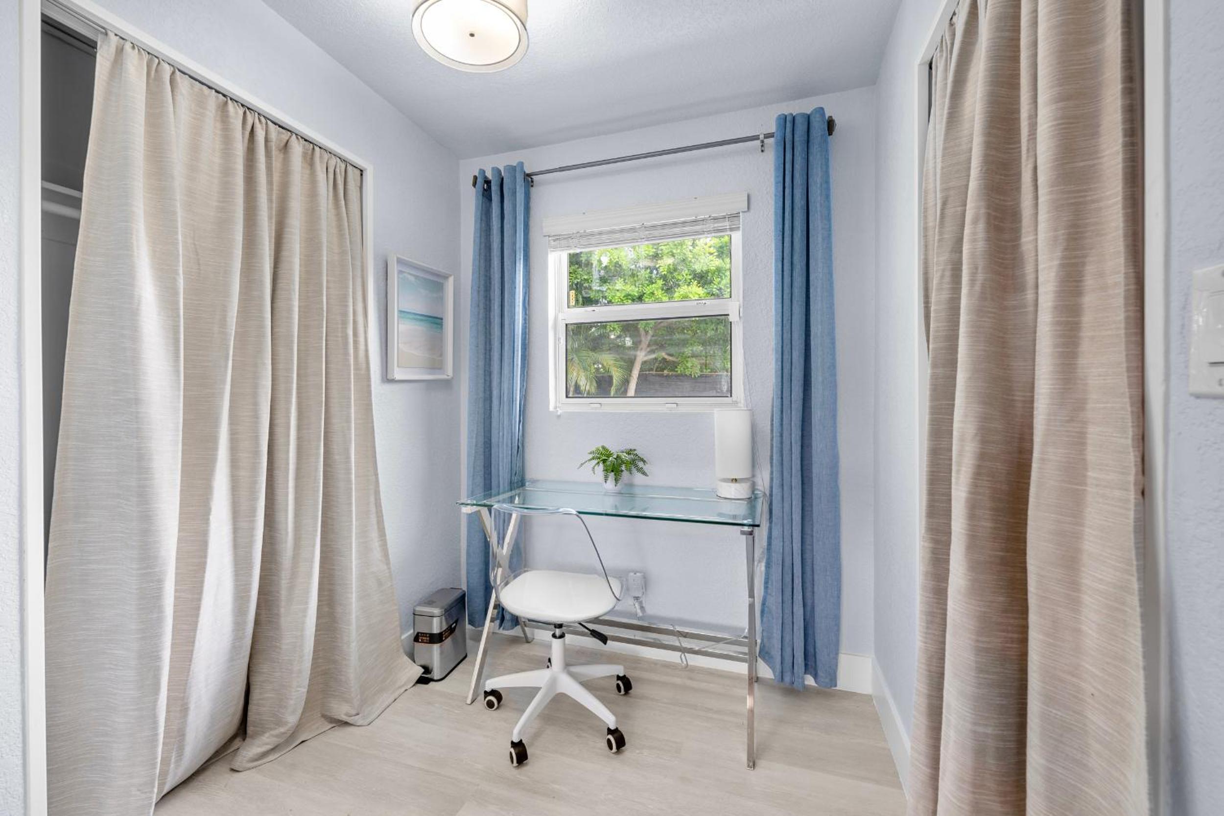 Spacious 3BR Home with Pool, Near Hollywood Beach view 3