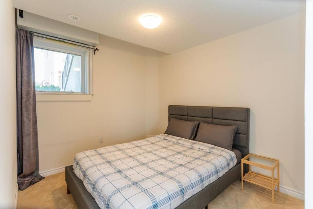 Cozy 2 Bedrooms Townhome in Oshawa