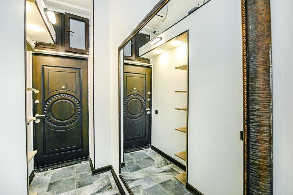 City center stylish studio