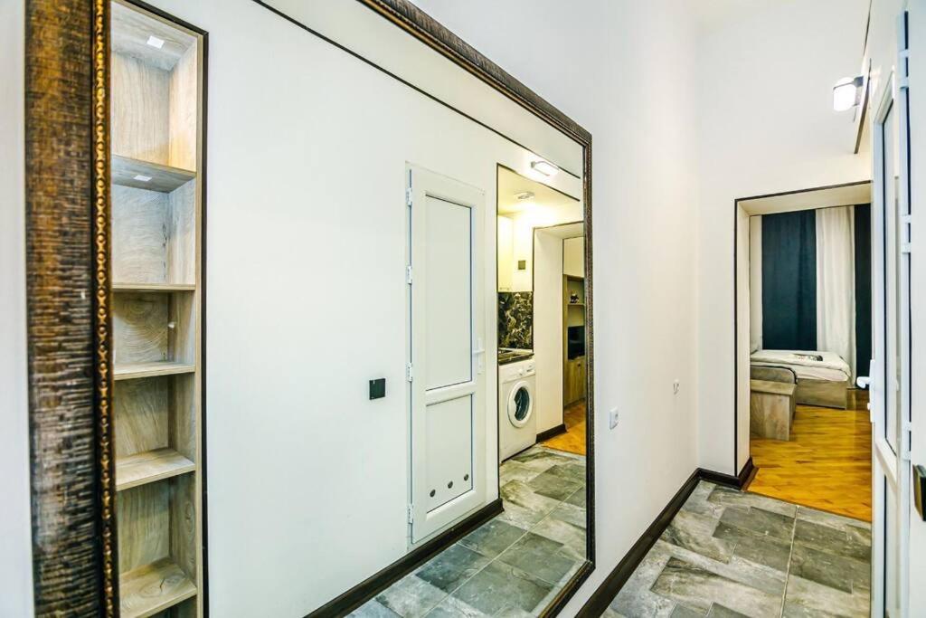 City center stylish studio