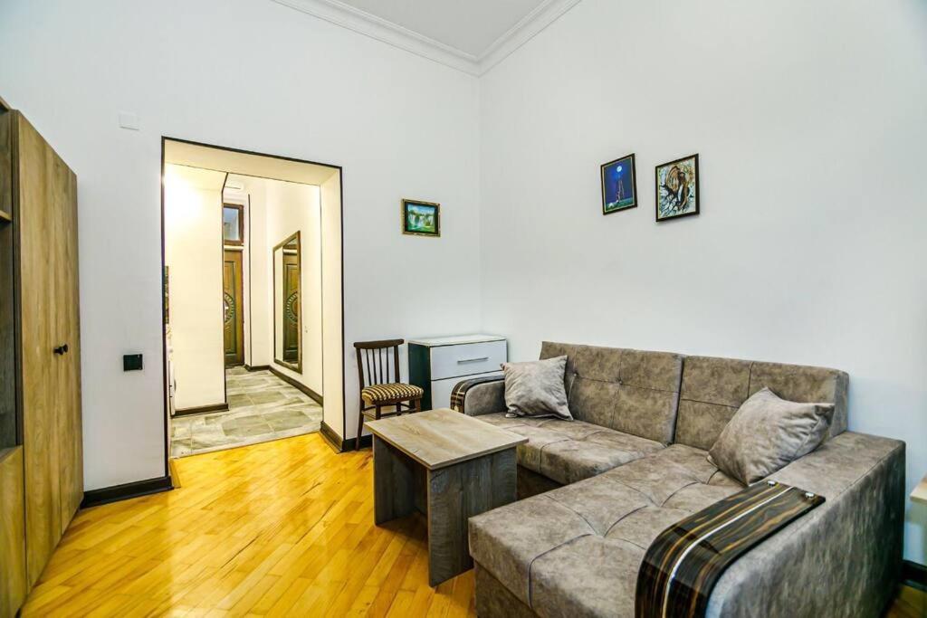 City center stylish studio