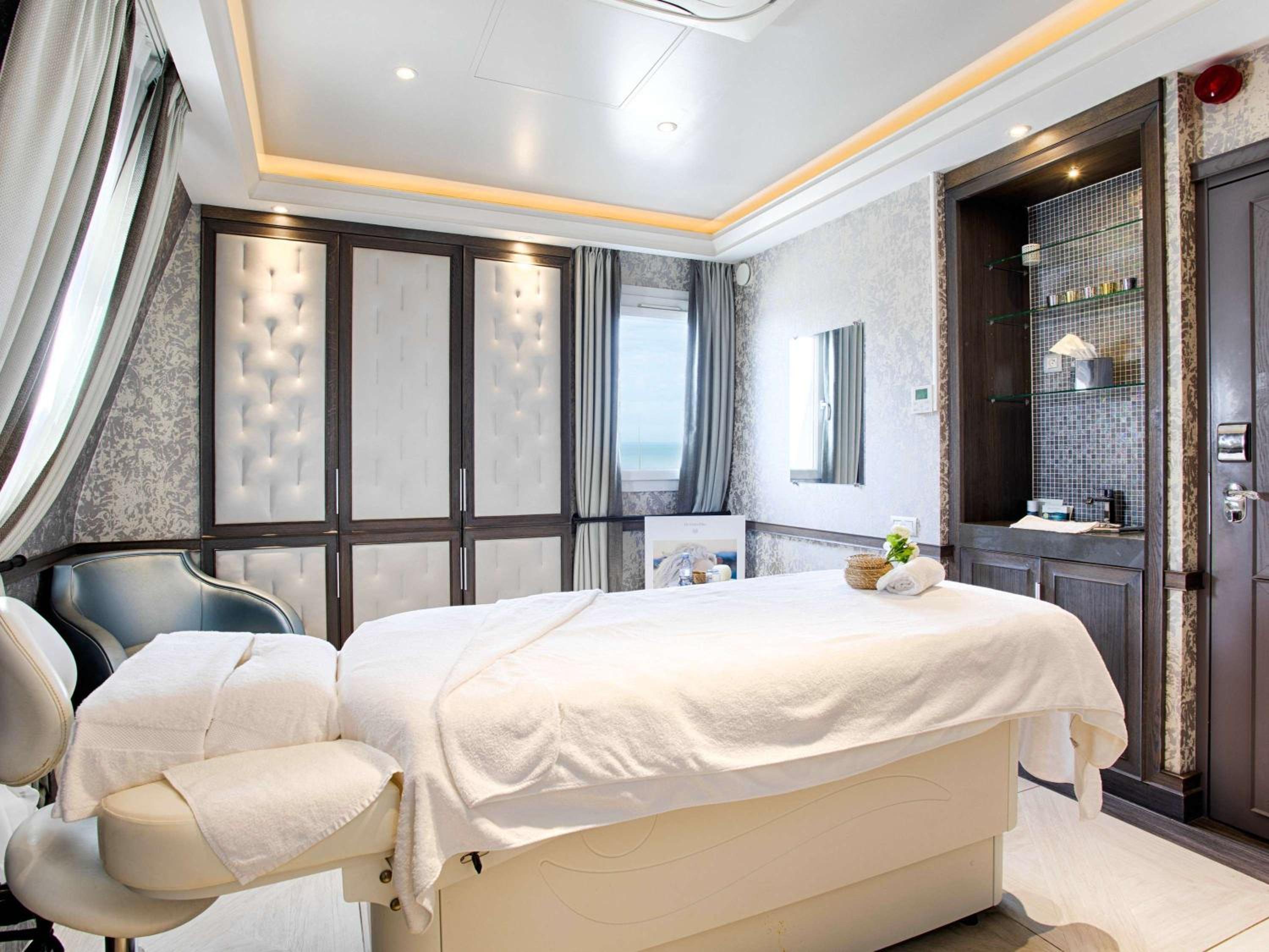Cabourg Vacations - Le Grand Hotel de Cabourg - MGallery Hotel Collection - Property Image 179
