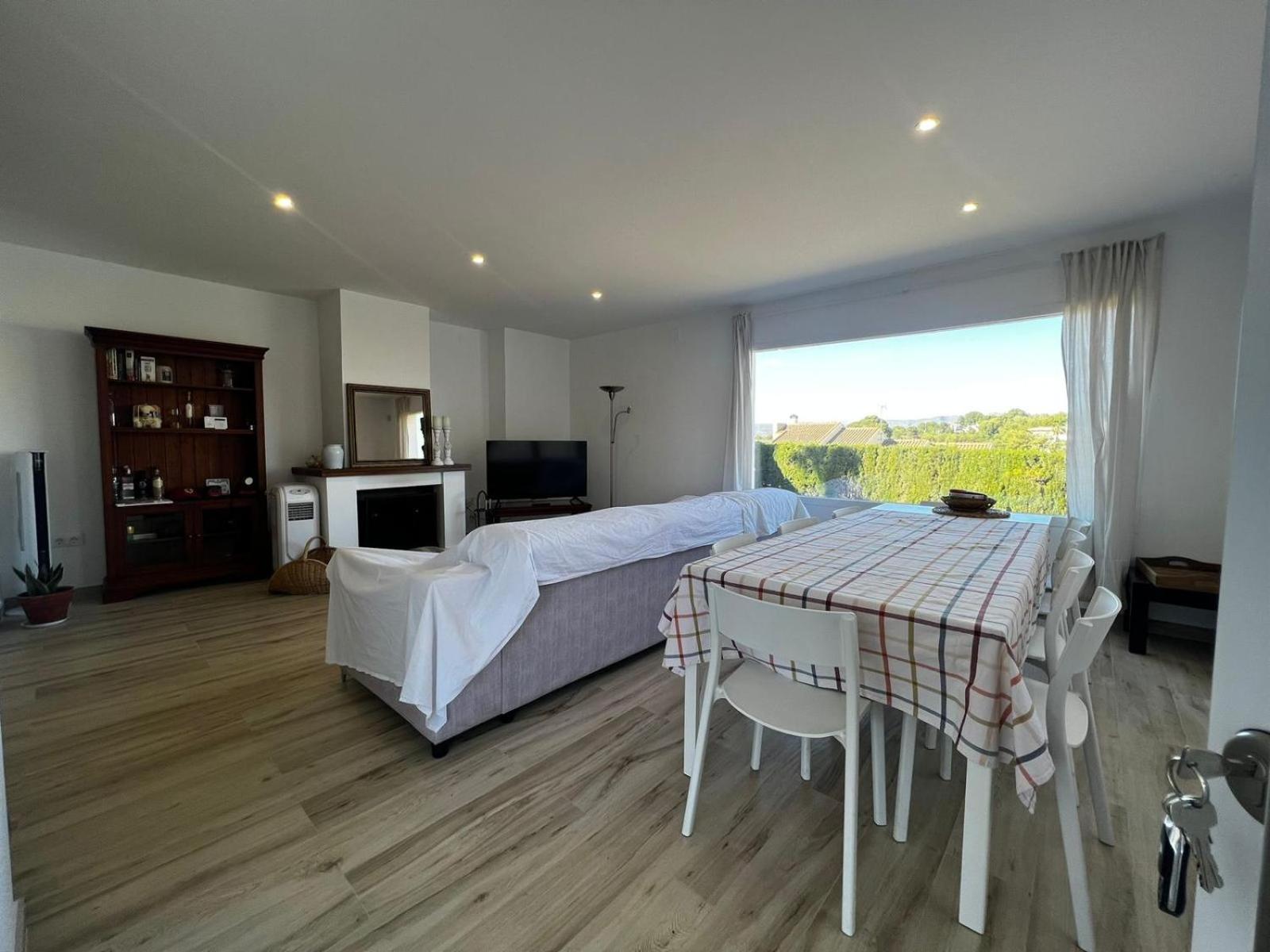 Acogedora casa con piscina