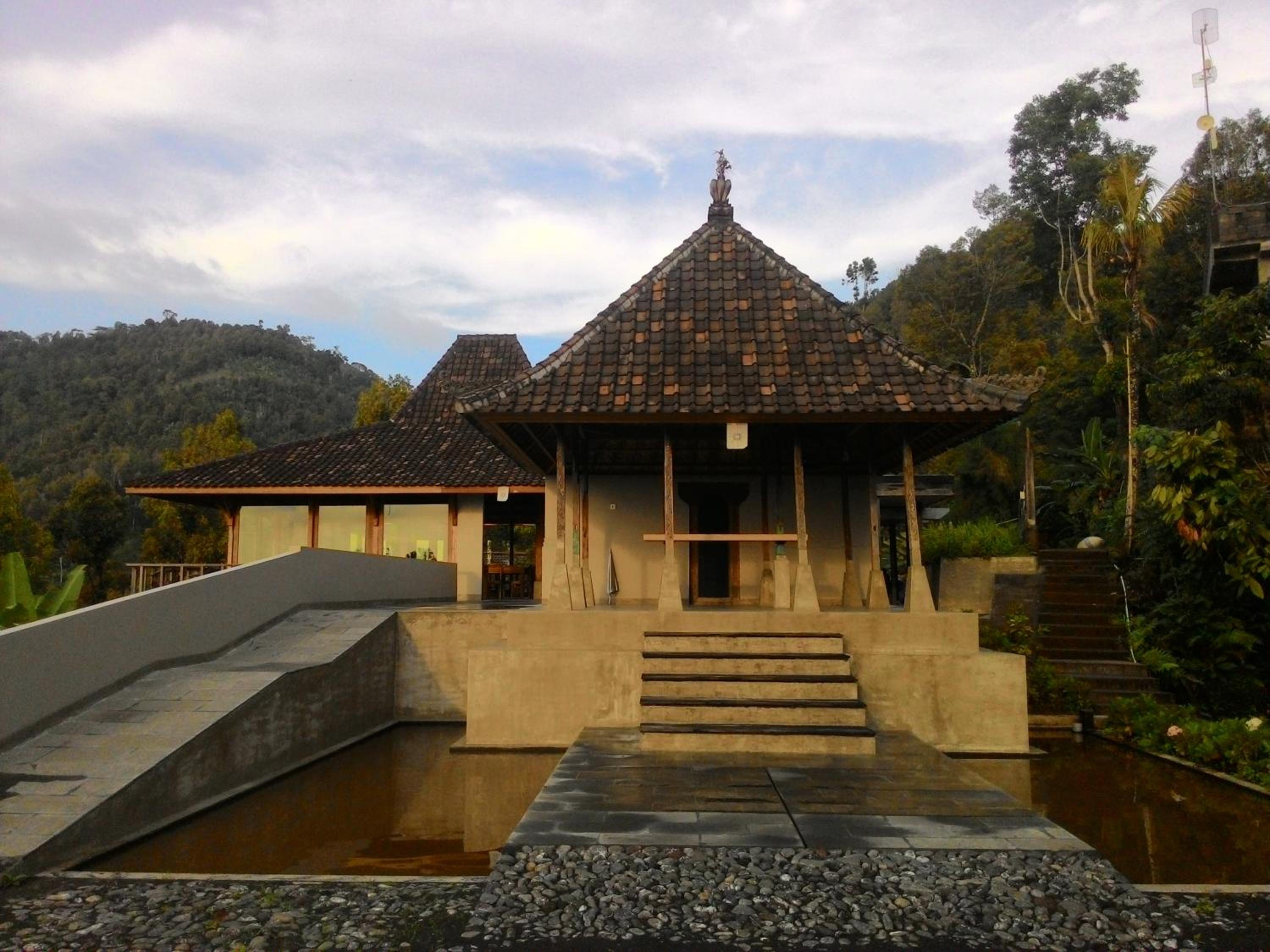 Melanting Cottages
