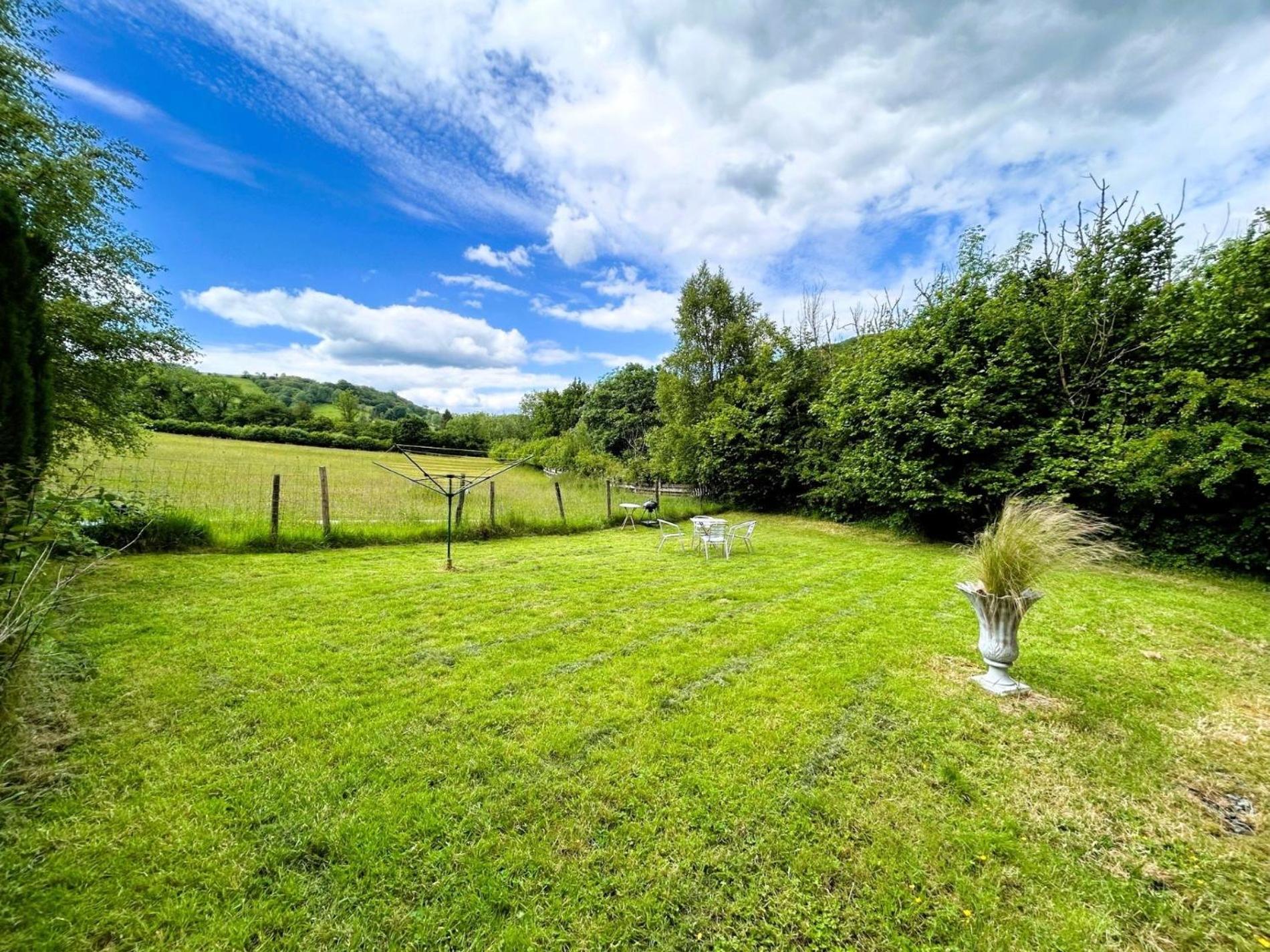 2 Bed in Brecon oc-bn200 view 3