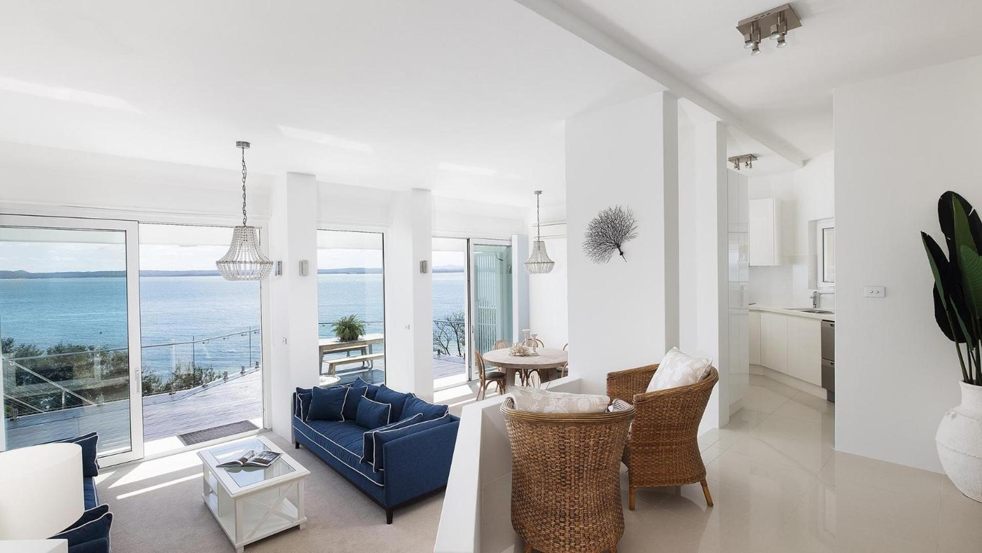 Riviera - Panoramic Water Views In The Heart Of Nelson Bay