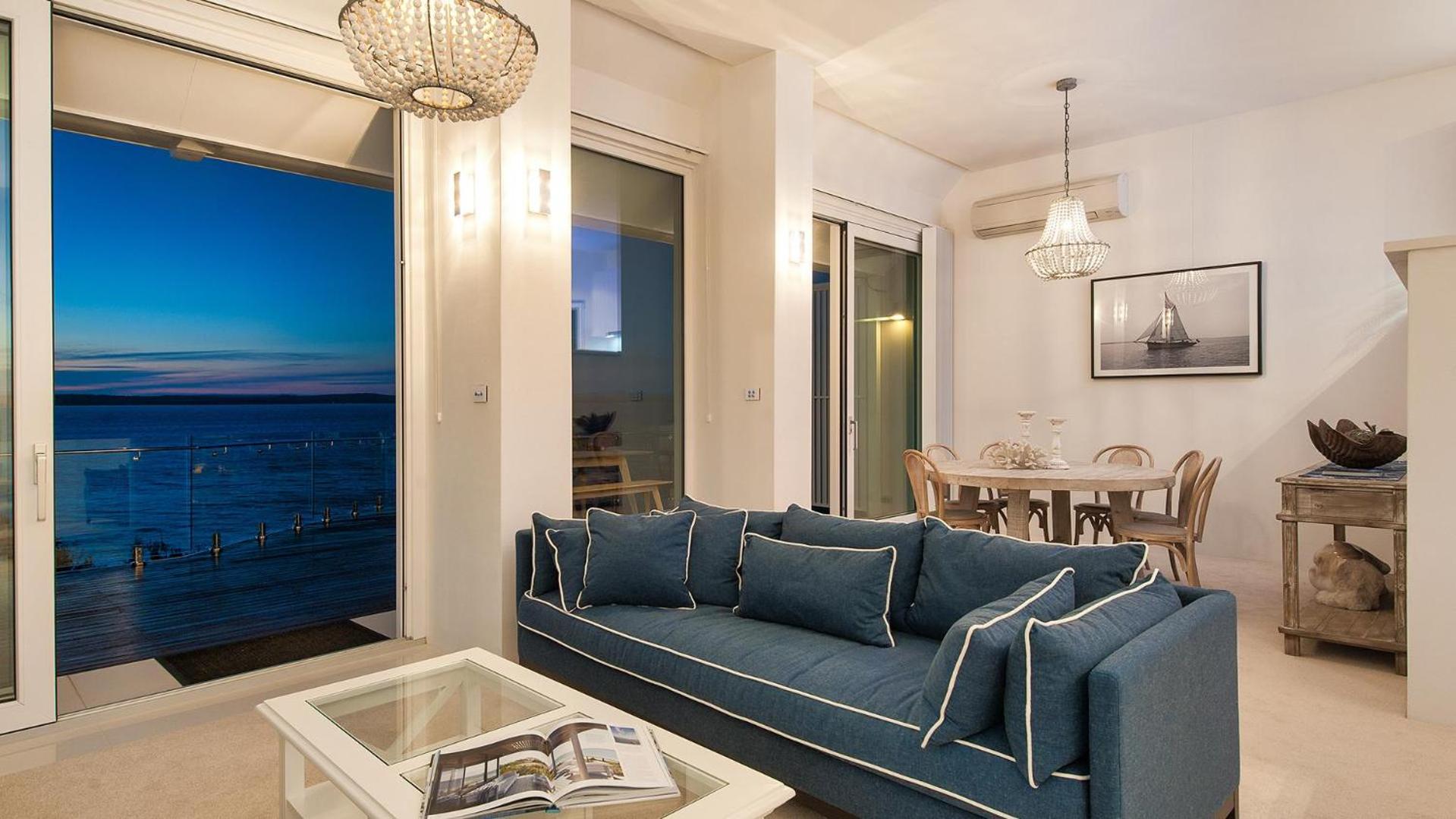 Riviera - Panoramic Water Views In The Heart Of Nelson Bay
