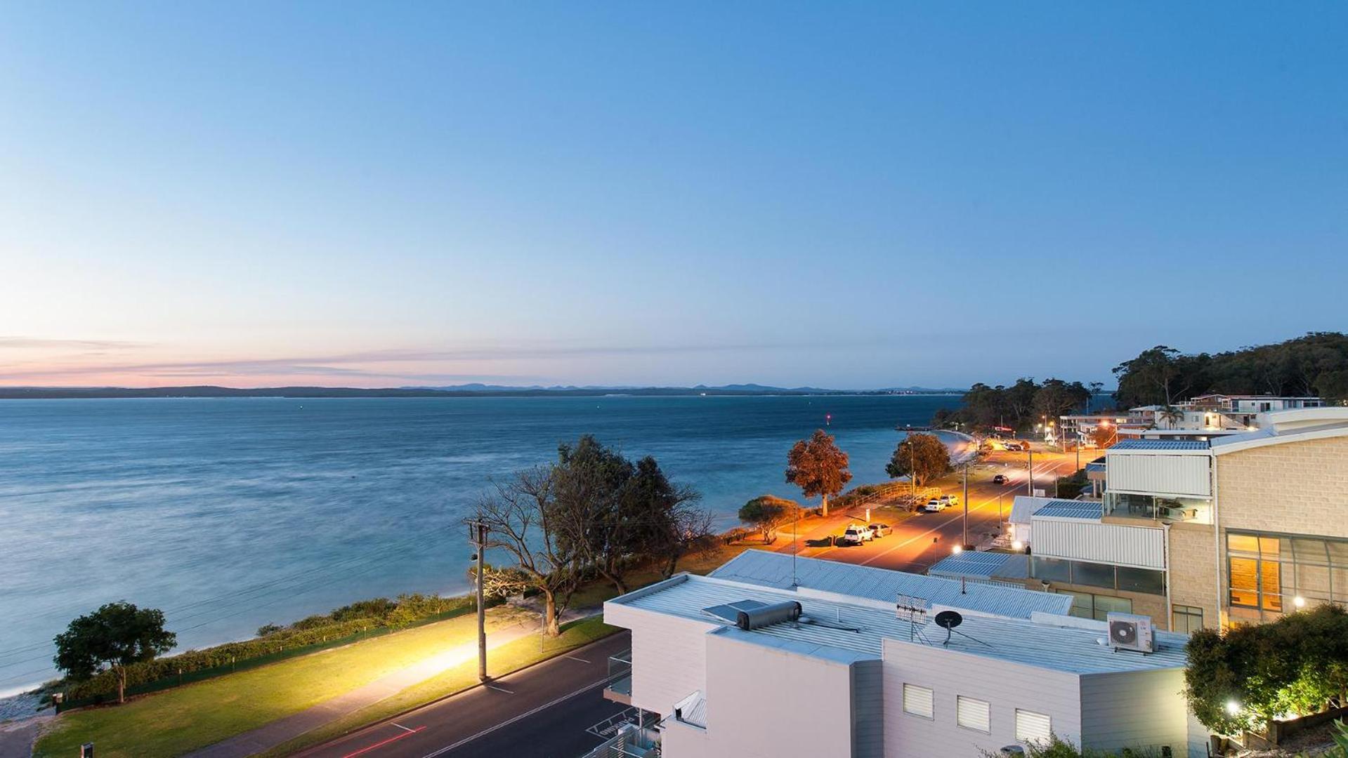 Riviera - Panoramic Water Views In The Heart Of Nelson Bay