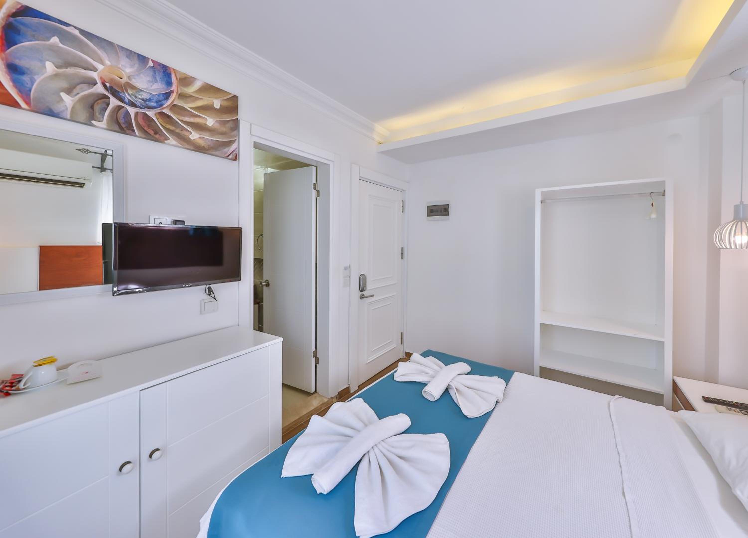 Mina Apart Hotel - Image 7