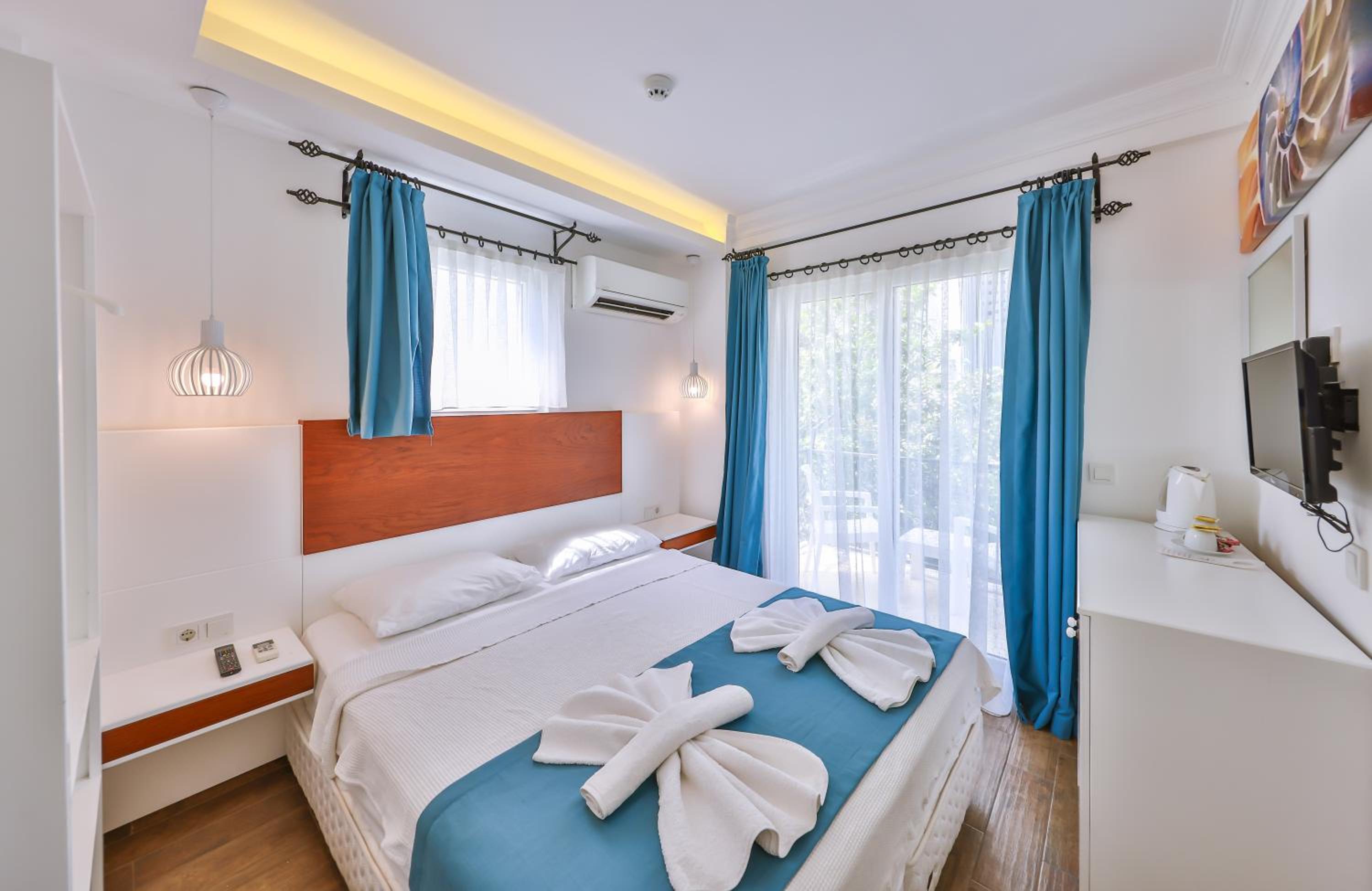 Mina Apart Hotel - Image 11