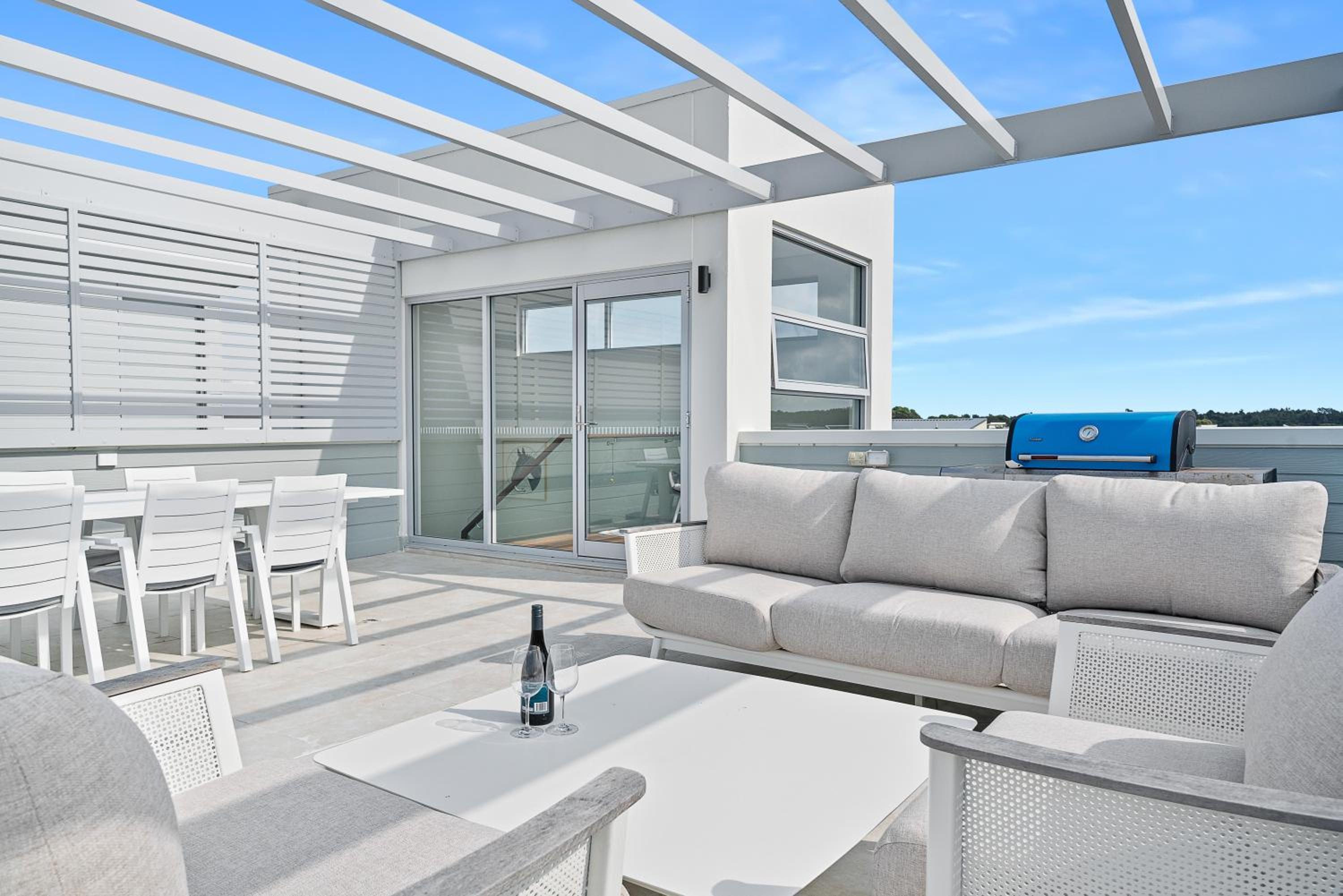 Oceanfront Oasis - Magenta