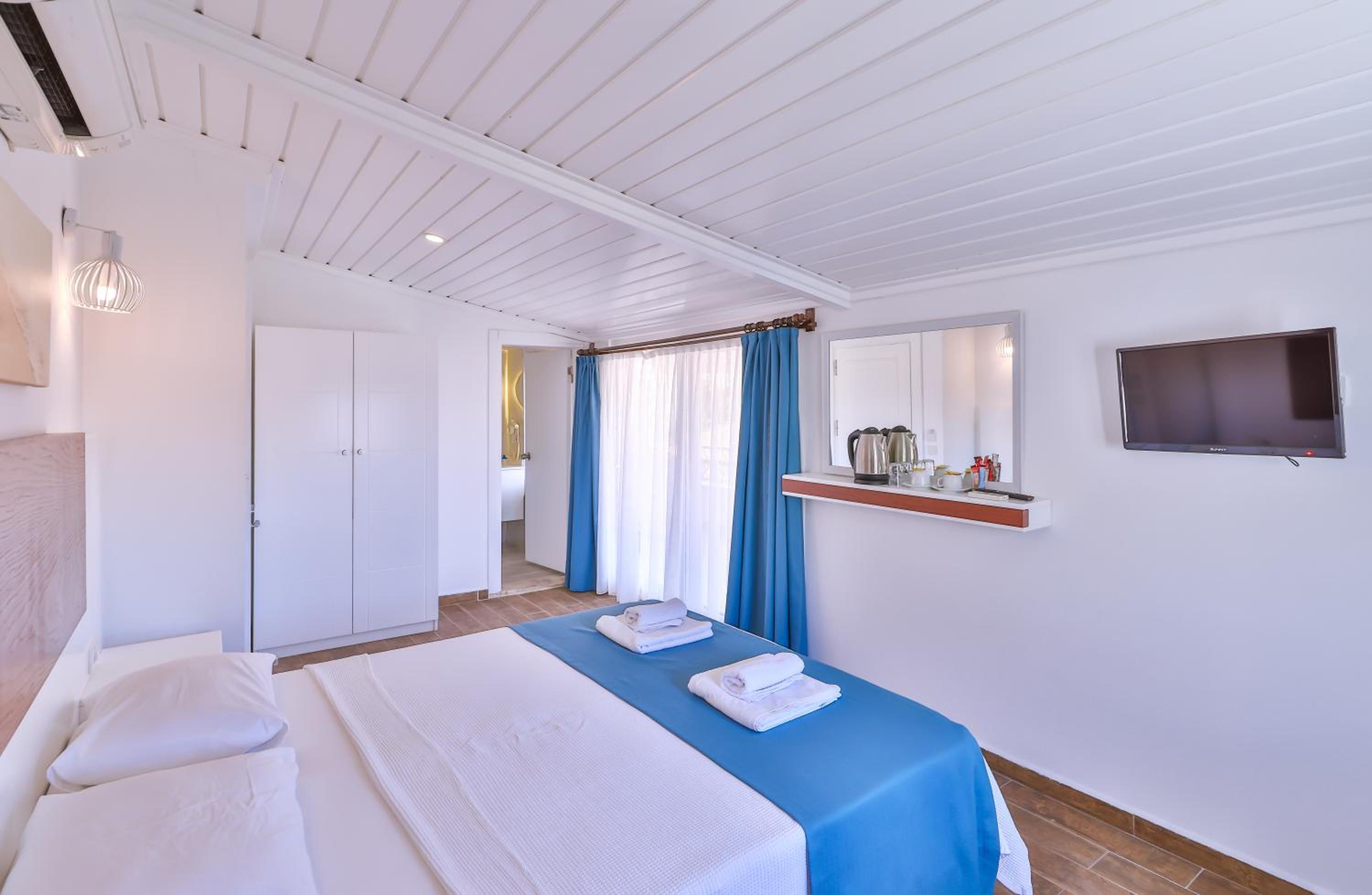 Mina Apart Hotel - Image 19