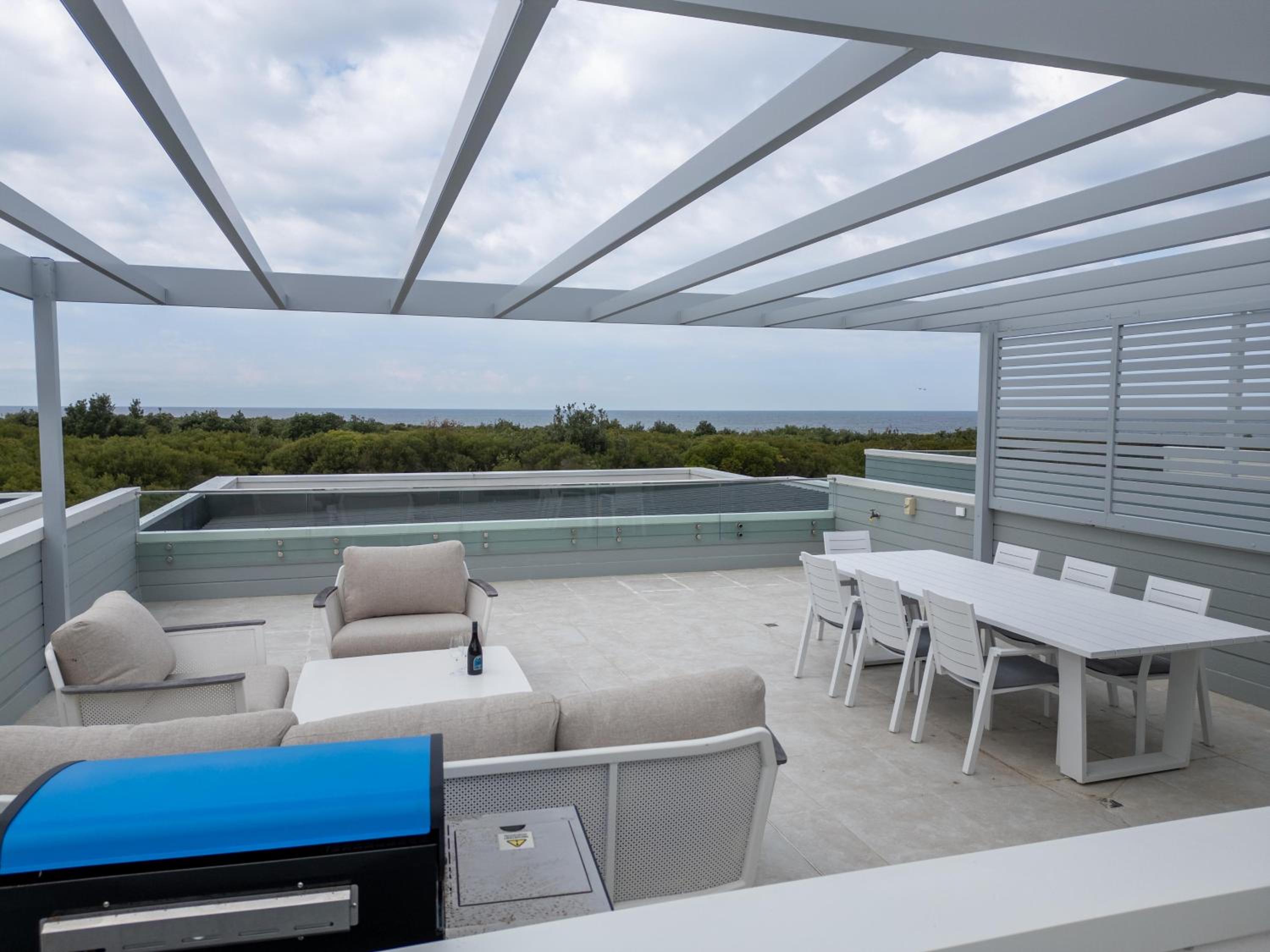 Oceanfront Oasis - Magenta