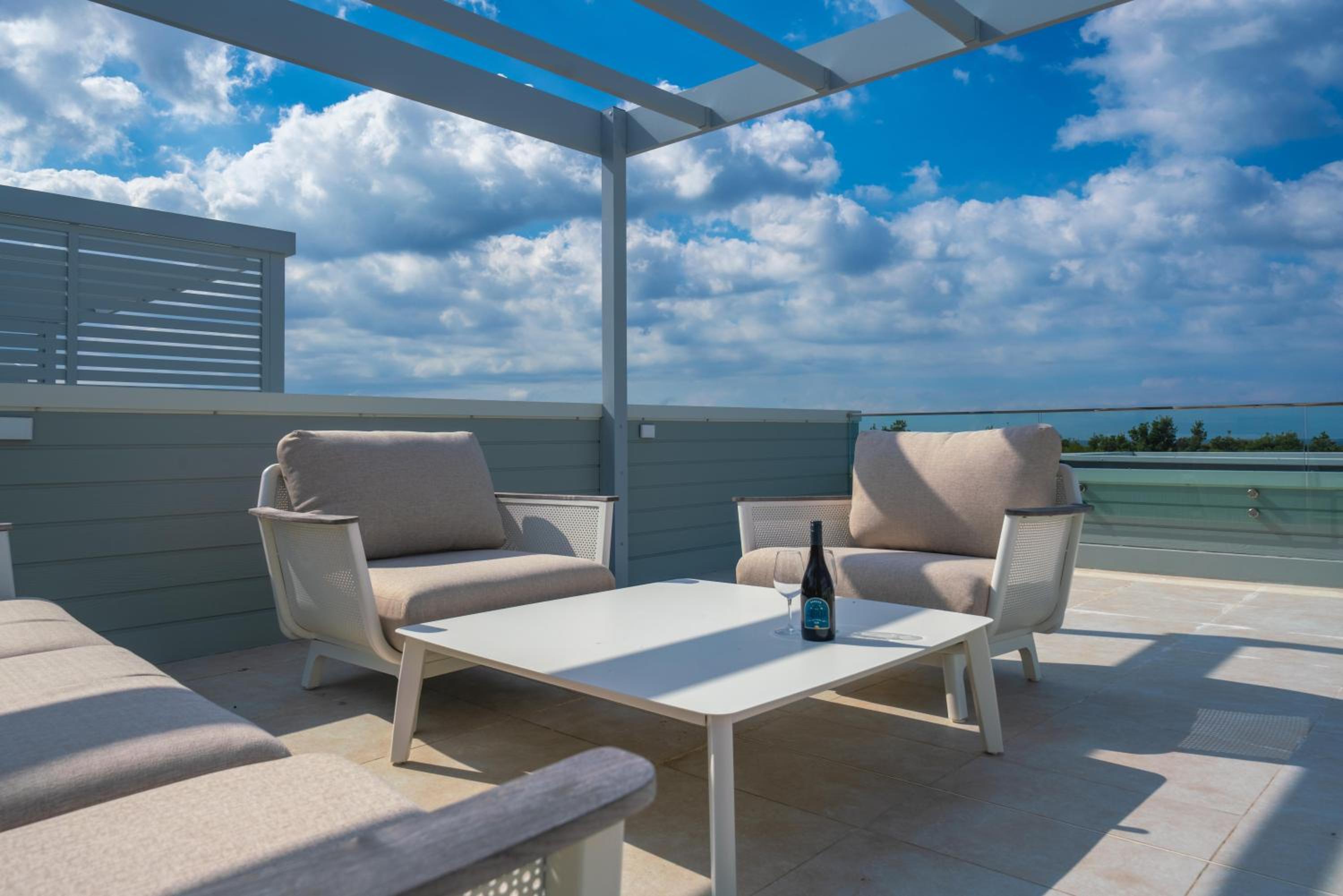 Oceanfront Oasis - Magenta