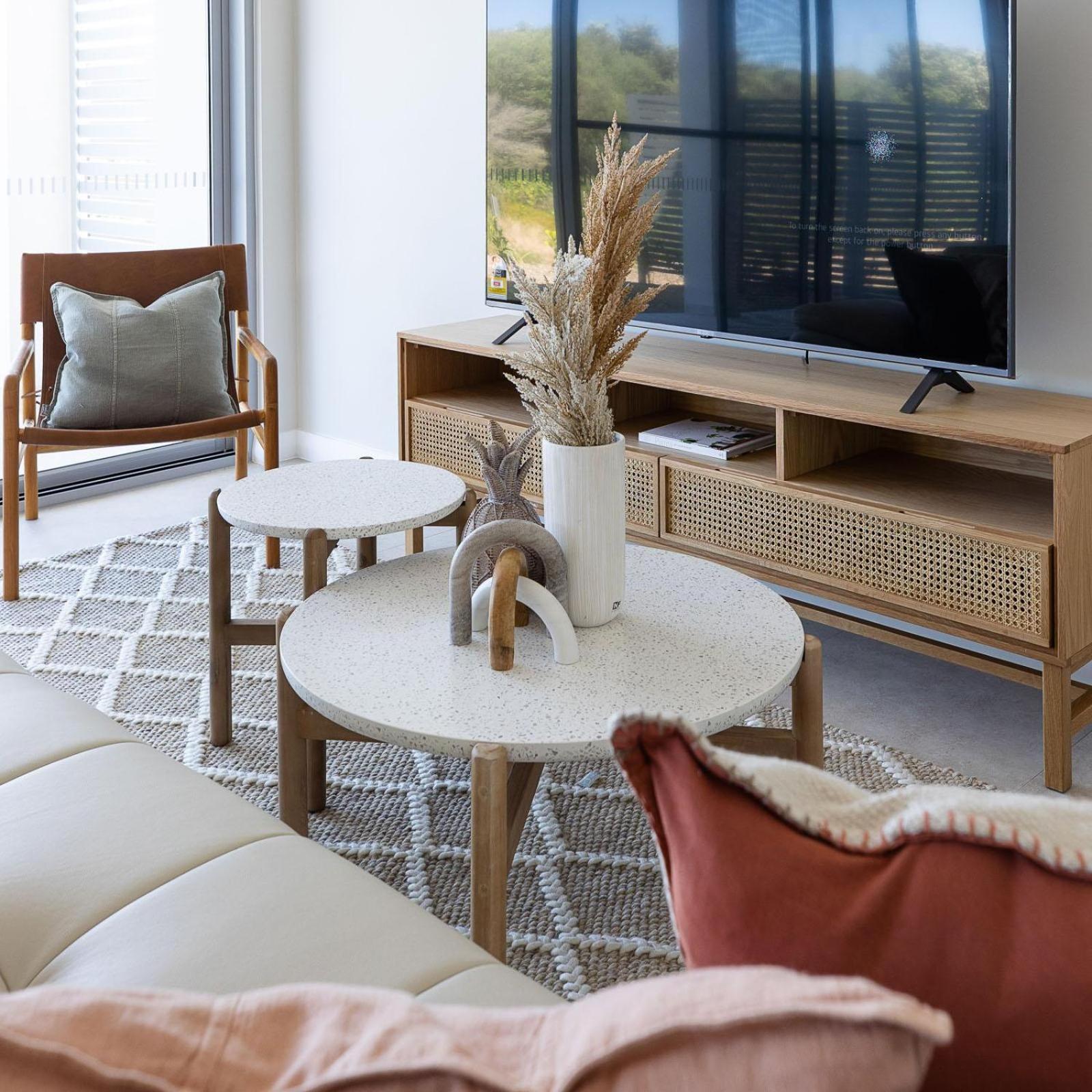 Luxe Waterfront Coastal Retreat