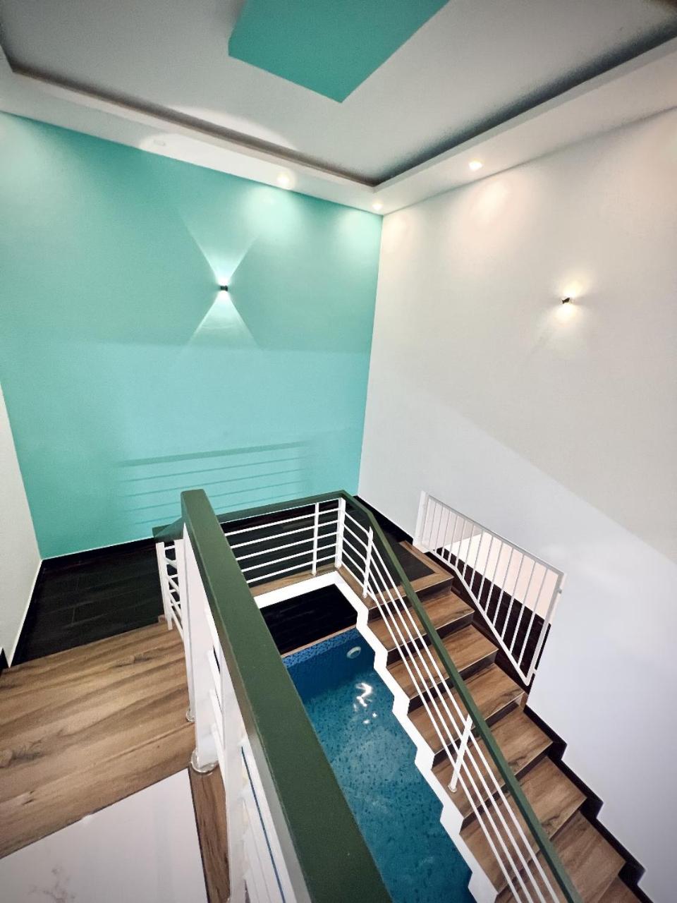 Mint villa
