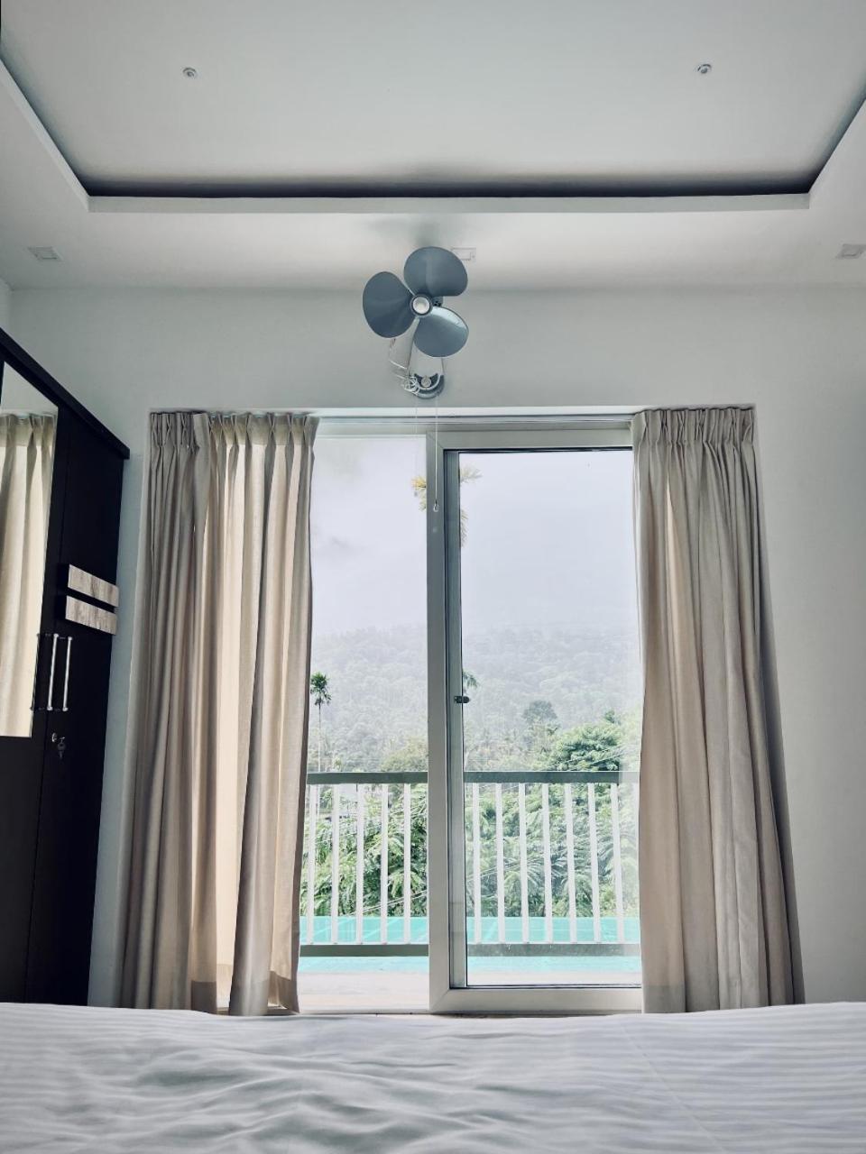 Mint villa