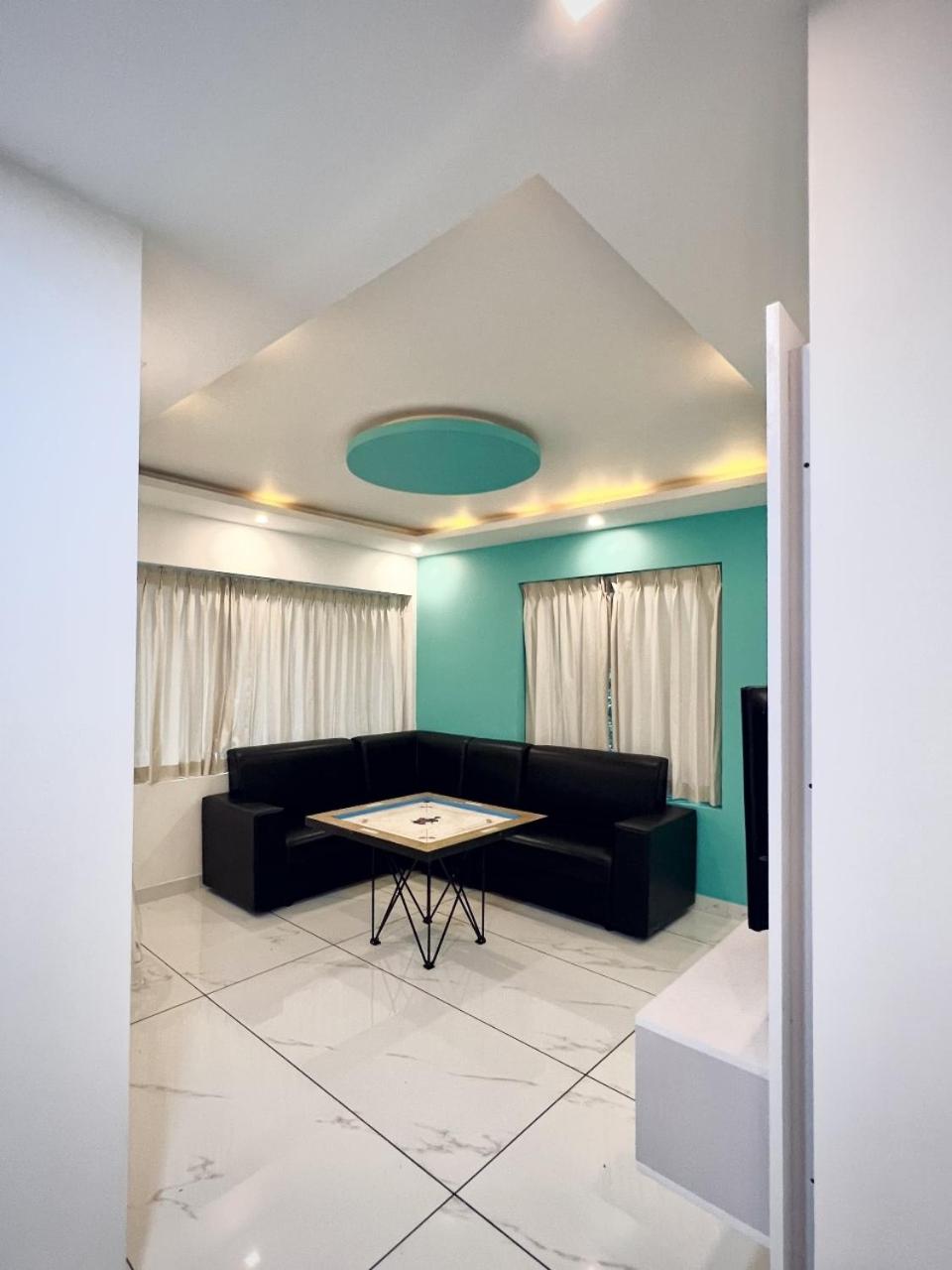 Mint villa