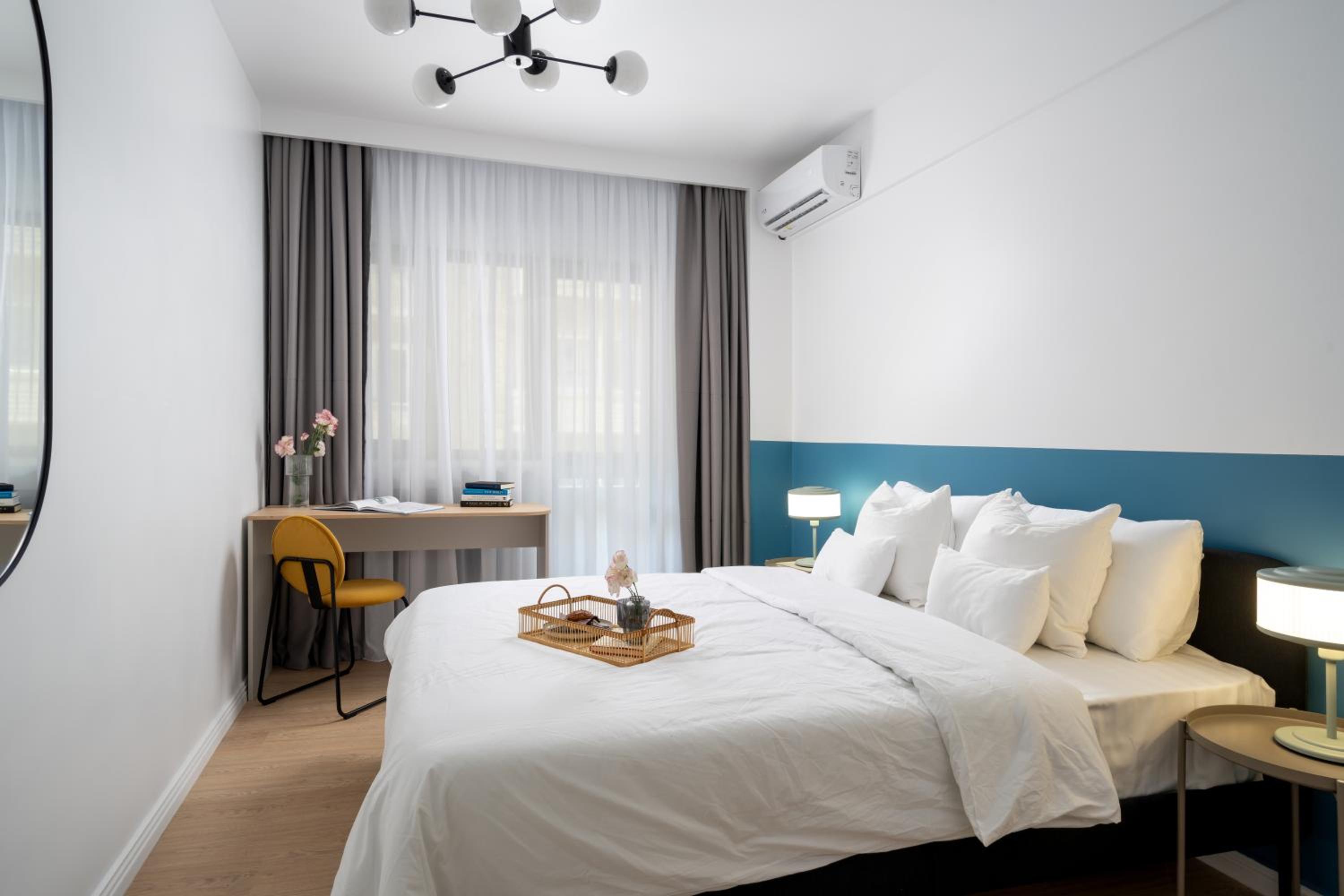 Deluxe 2BR mid or long term OldCity view 4