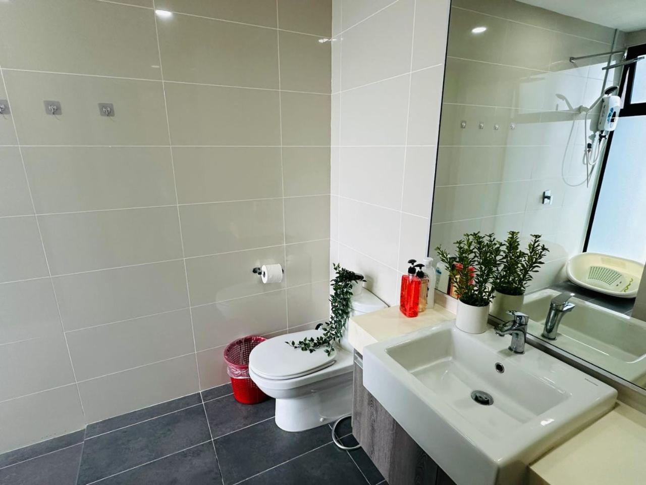 Mosaic Residence Mid Valley South Key BY R9 Homestay