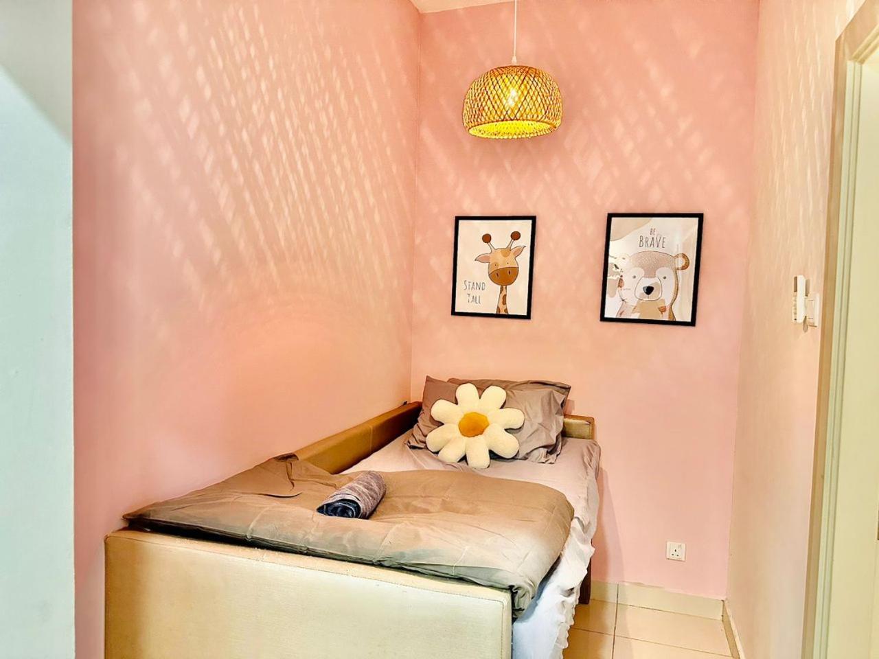 Mosaic Residence Mid Valley South Key BY R9 Homestay