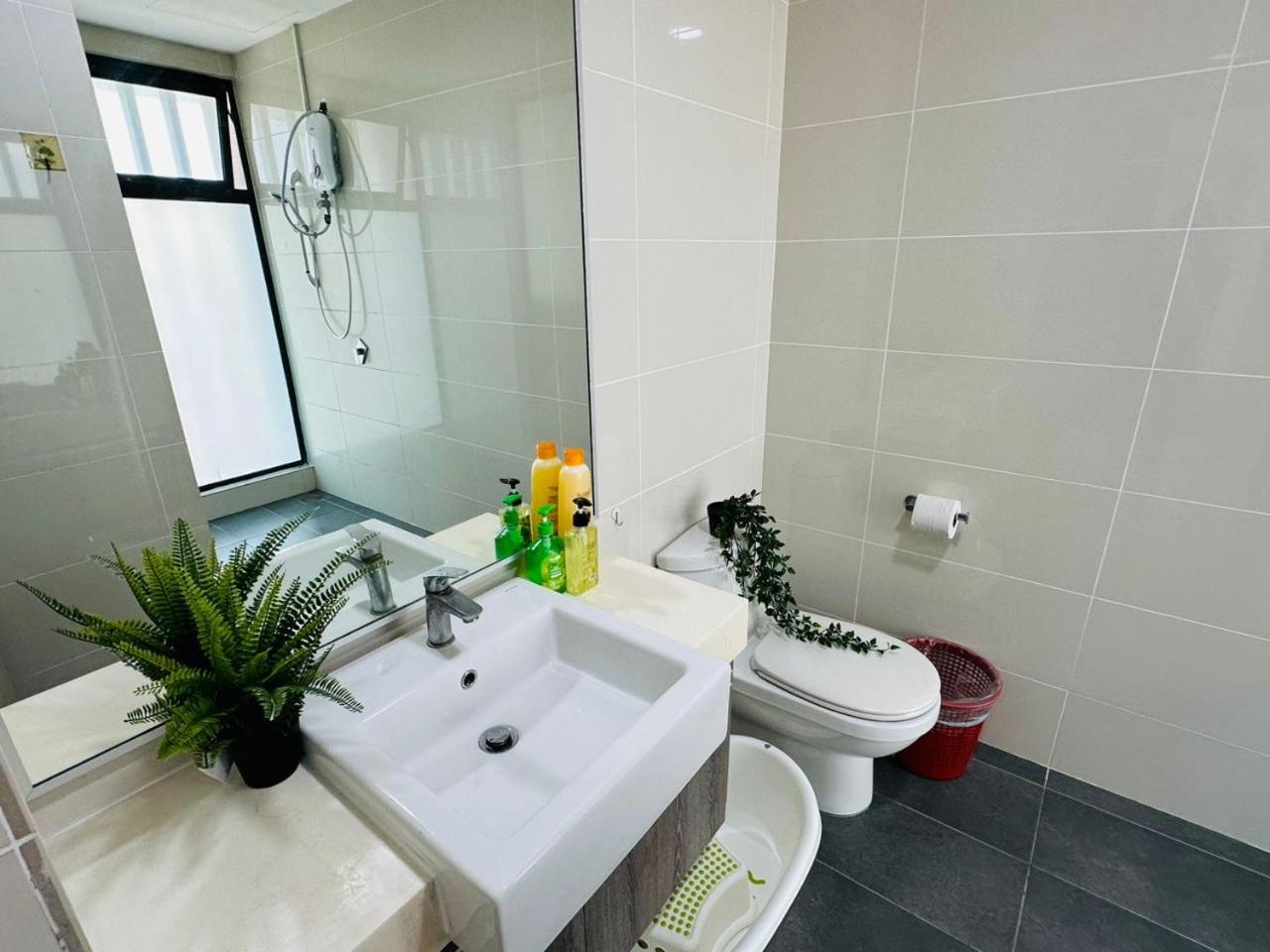 Mosaic Residence Mid Valley South Key BY R9 Homestay