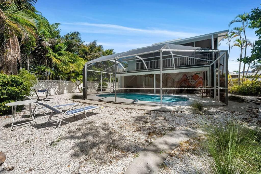 Isla Living, 3 Bed, Canal, Pool view 5
