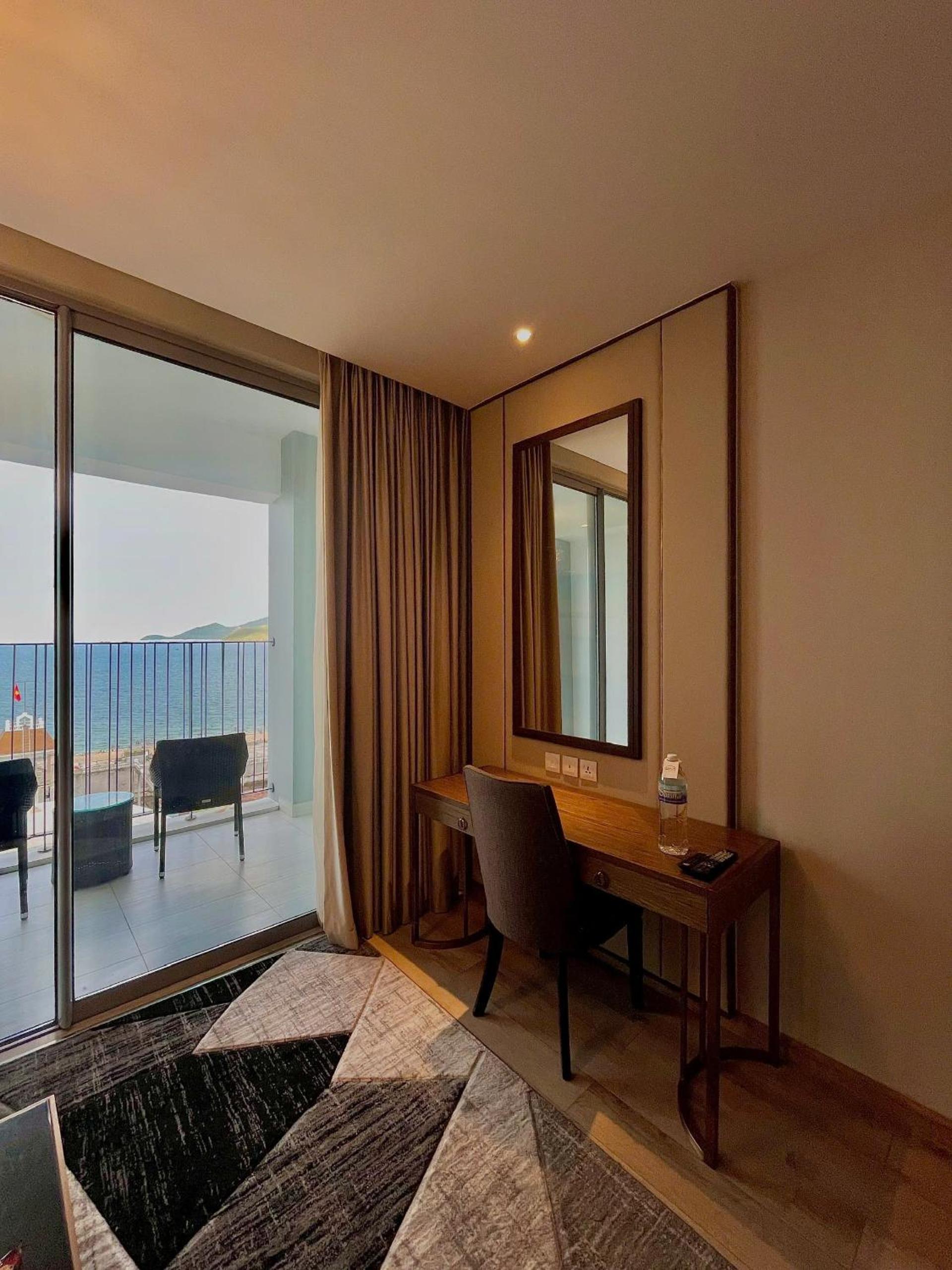 Cozy Panorama Apartment In Front of the City Center Beach
