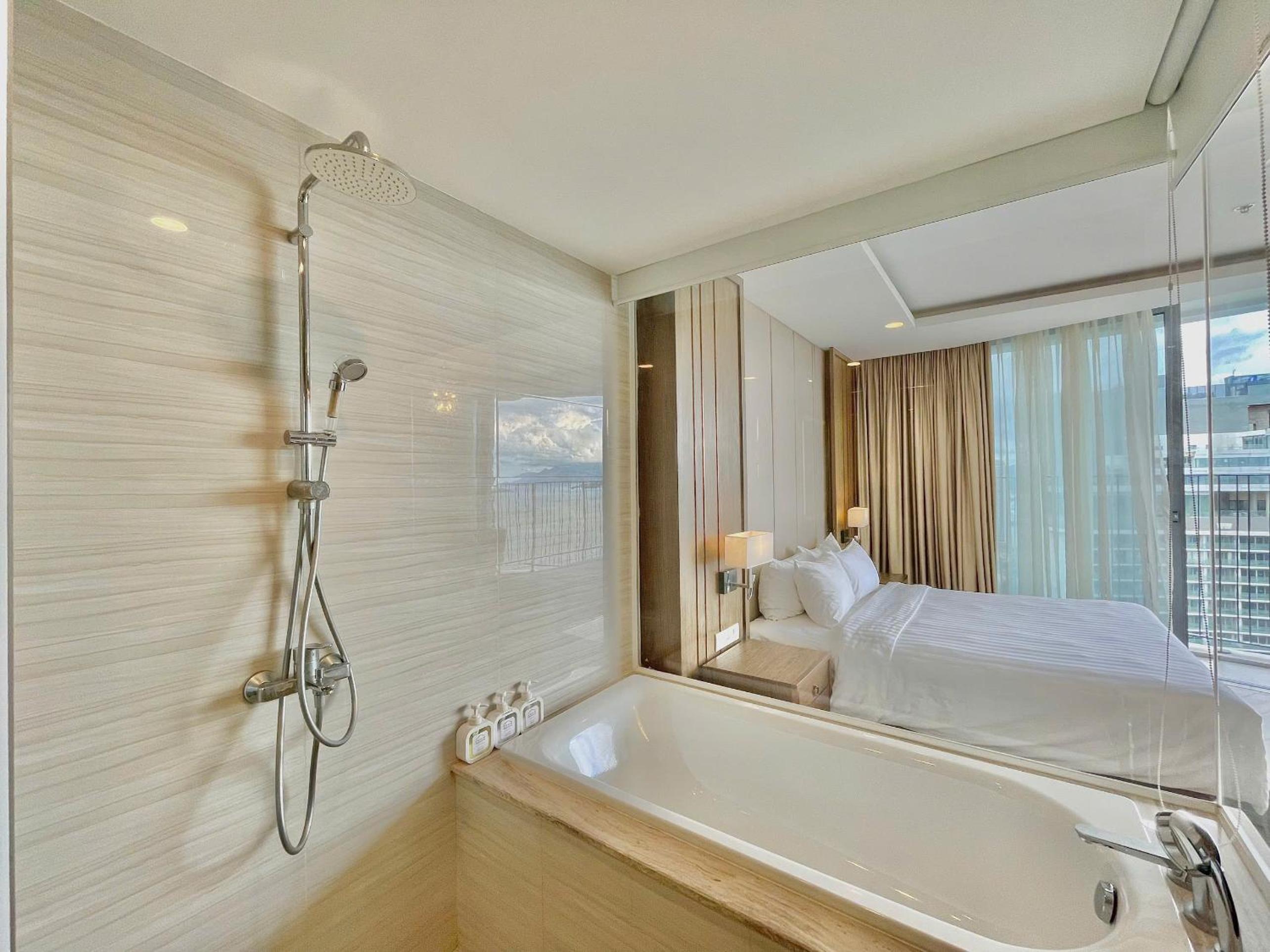 Cozy Panorama Apartment In Front of the City Center Beach