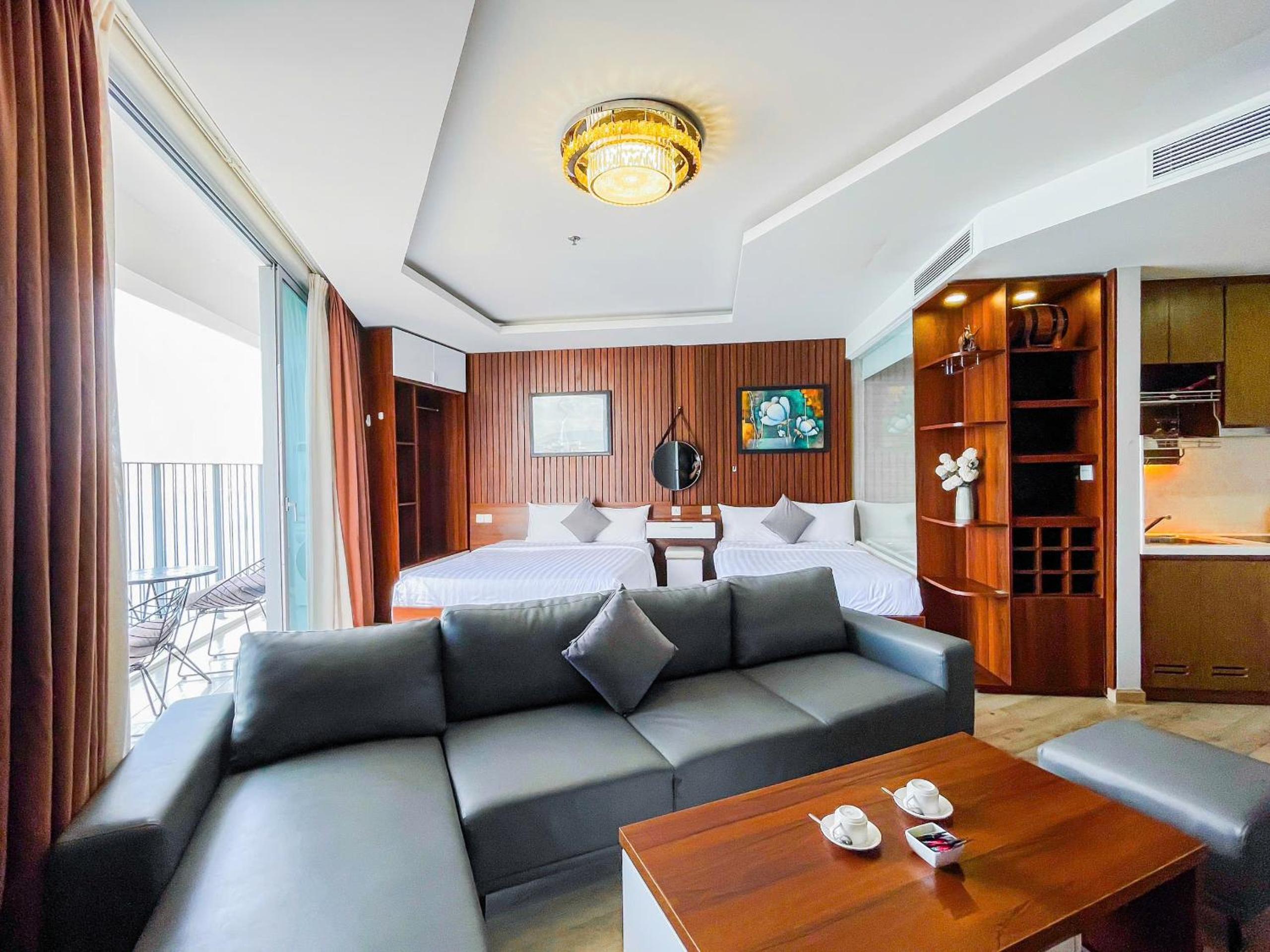 Cozy Panorama Apartment In Front of the City Center Beach