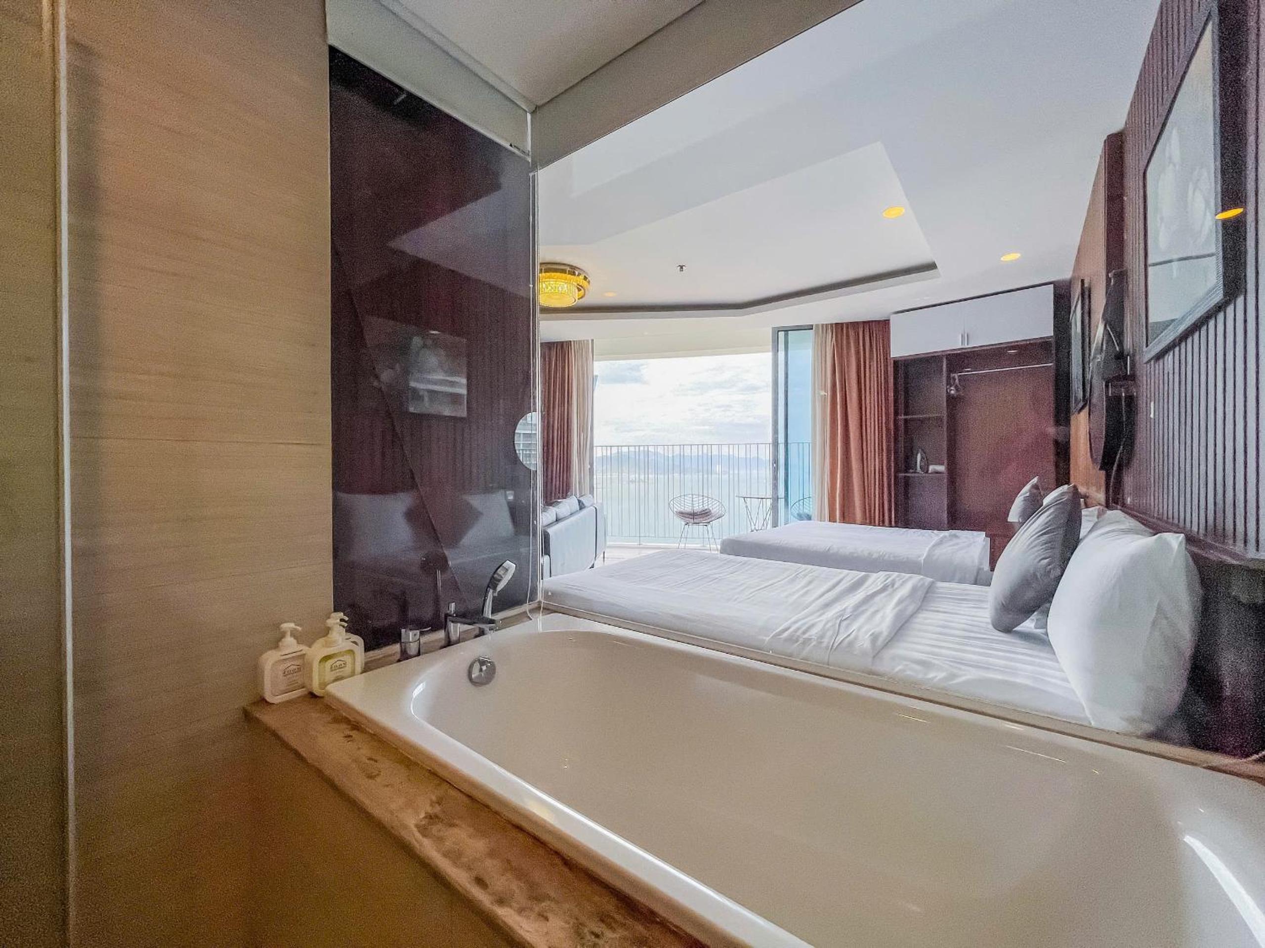 Cozy Panorama Apartment In Front of the City Center Beach